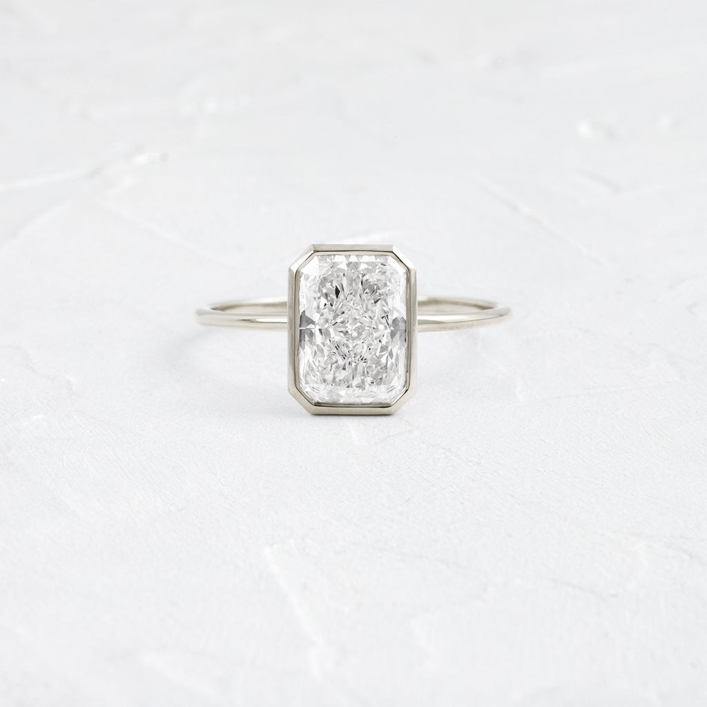 Solitaire-Oval Lab Grown Diamond Engagement Ring