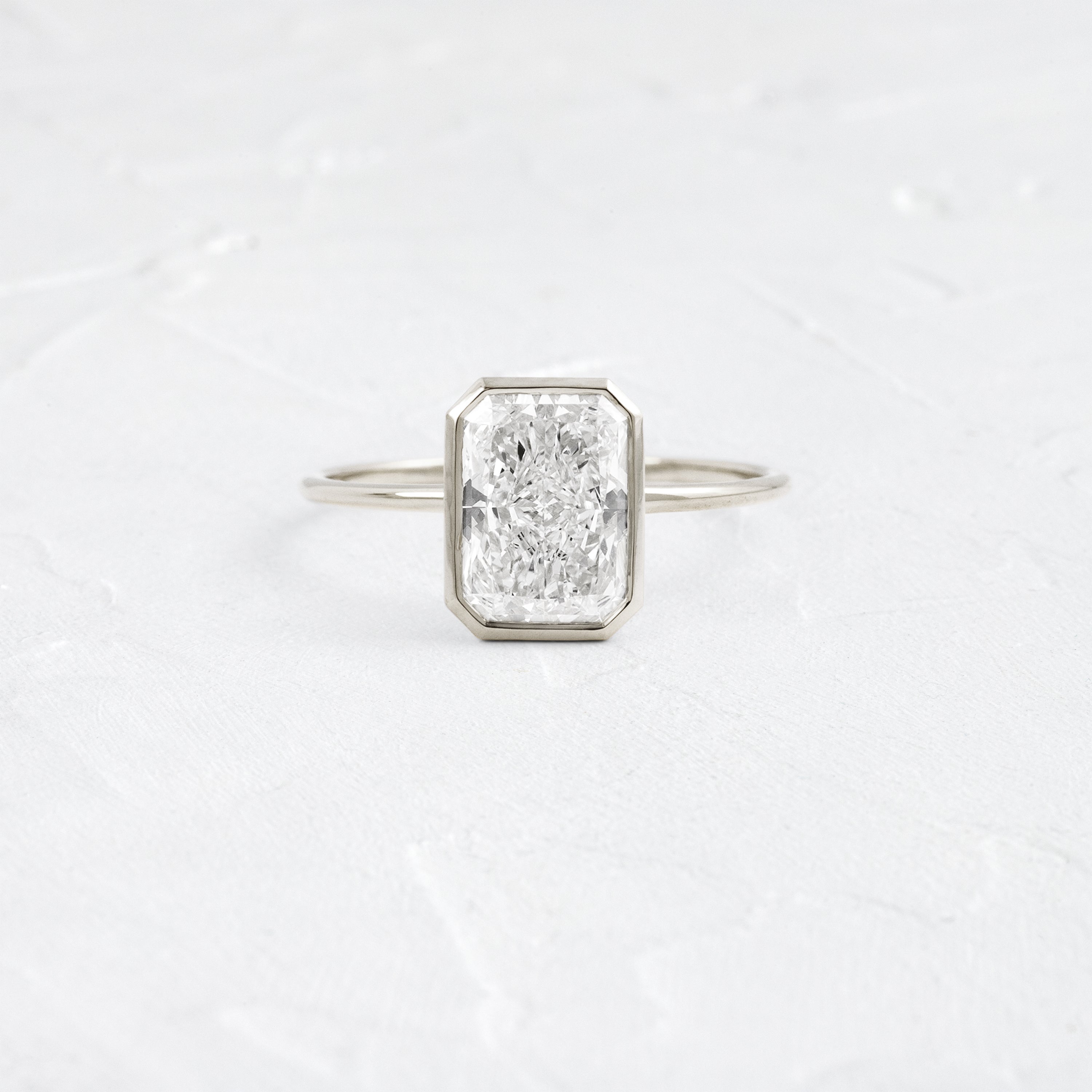 Solitaire-Oval Lab Grown Diamond Engagement Ring