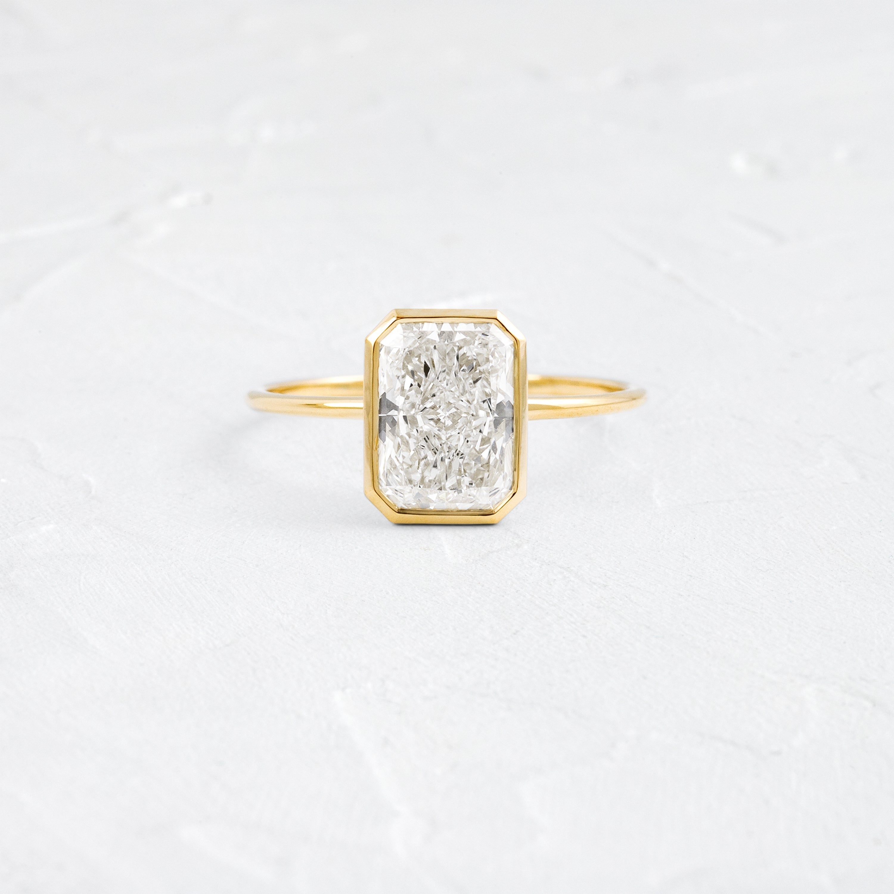 Solitaire-Oval Lab Grown Diamond Engagement Ring