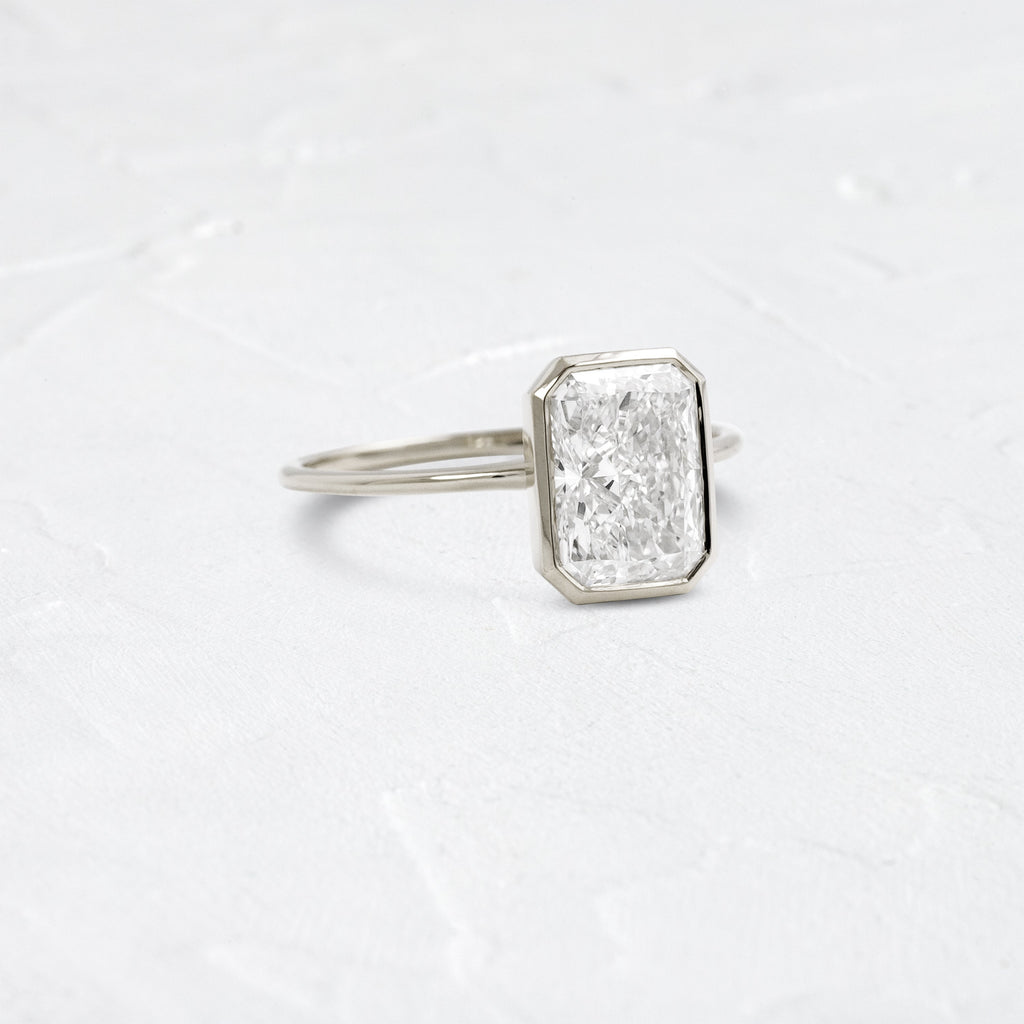 Solitaire-Oval Lab Grown Diamond Engagement Ring