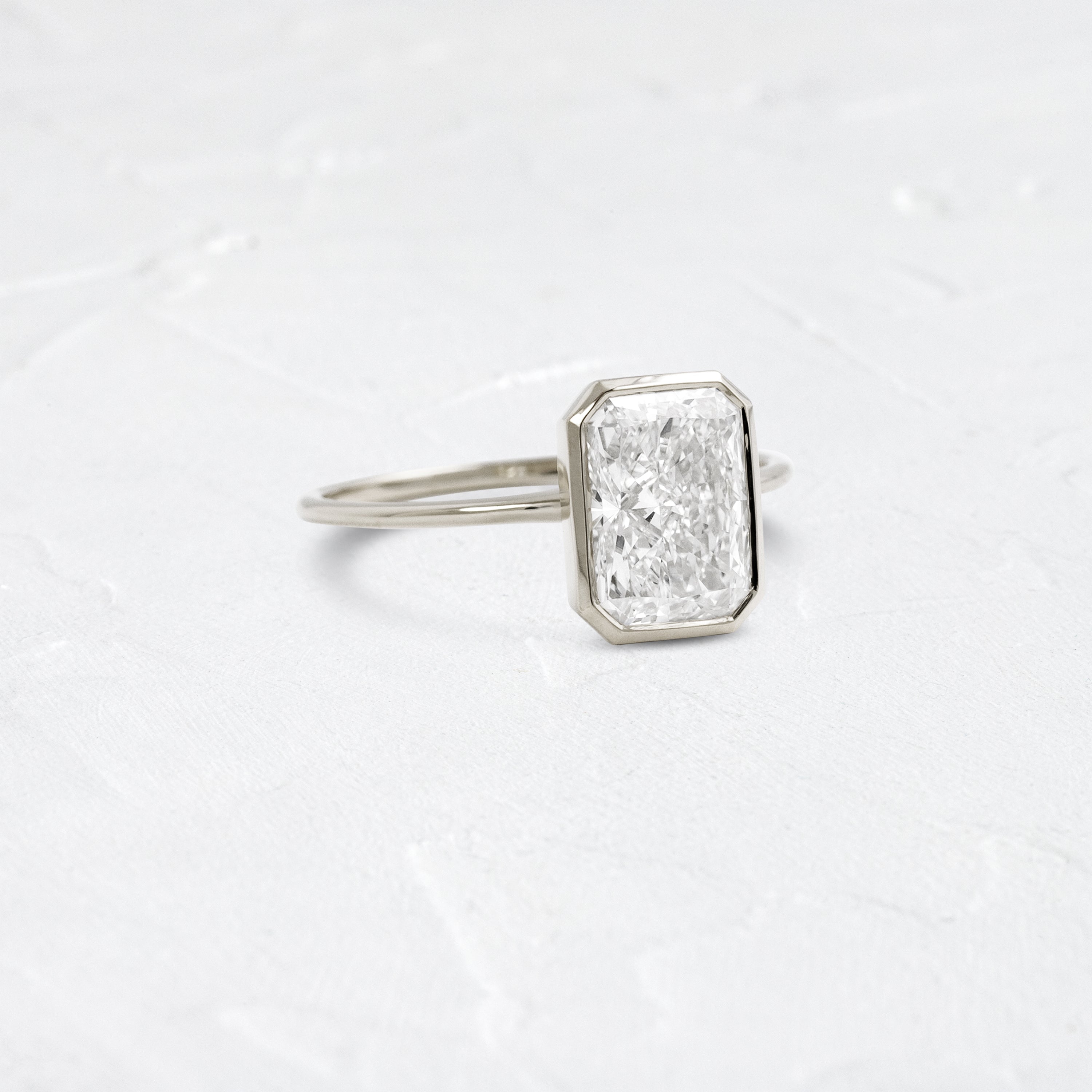 Solitaire-Oval Lab Grown Diamond Engagement Ring