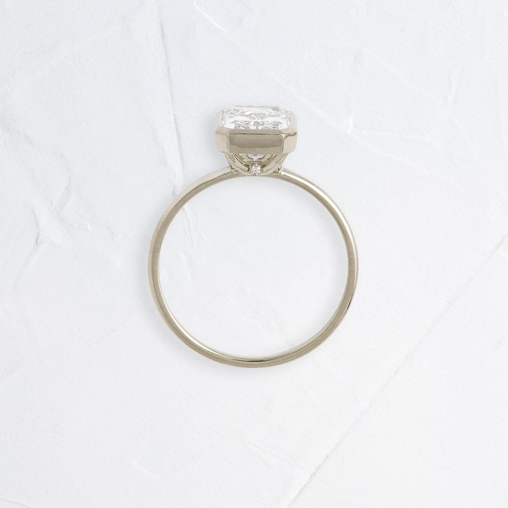 Solitaire-Oval Lab Grown Diamond Engagement Ring