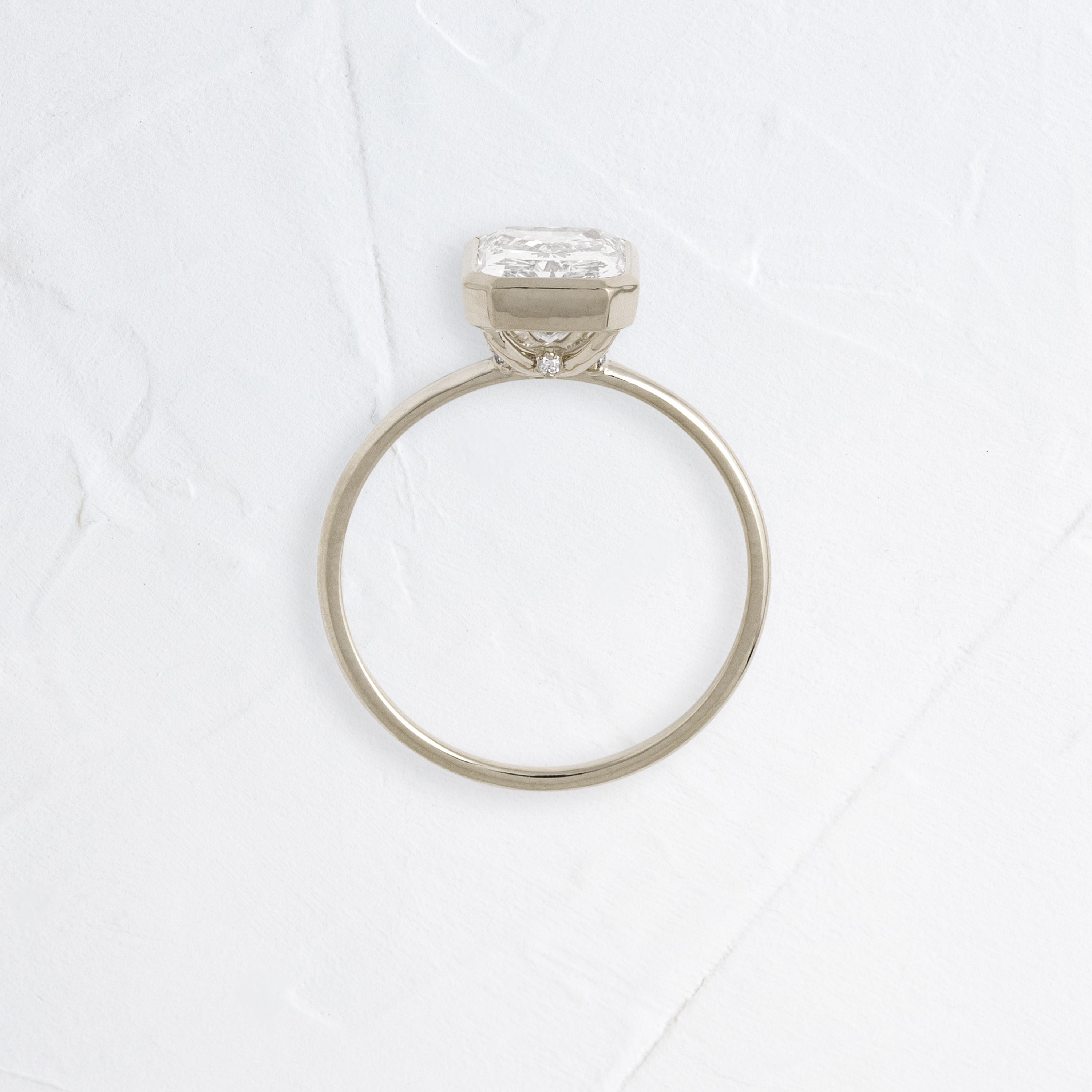 Solitaire-Oval Lab Grown Diamond Engagement Ring