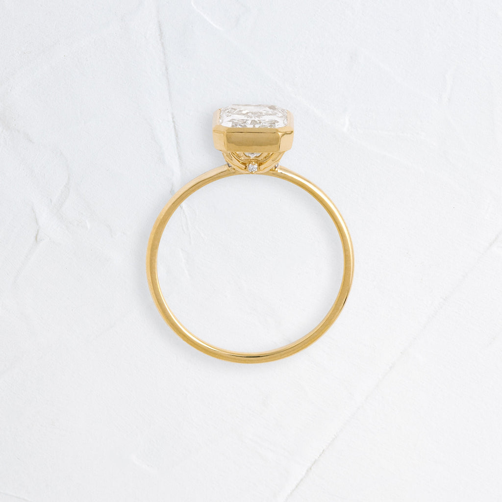 Solitaire-Oval Lab Grown Diamond Engagement Ring