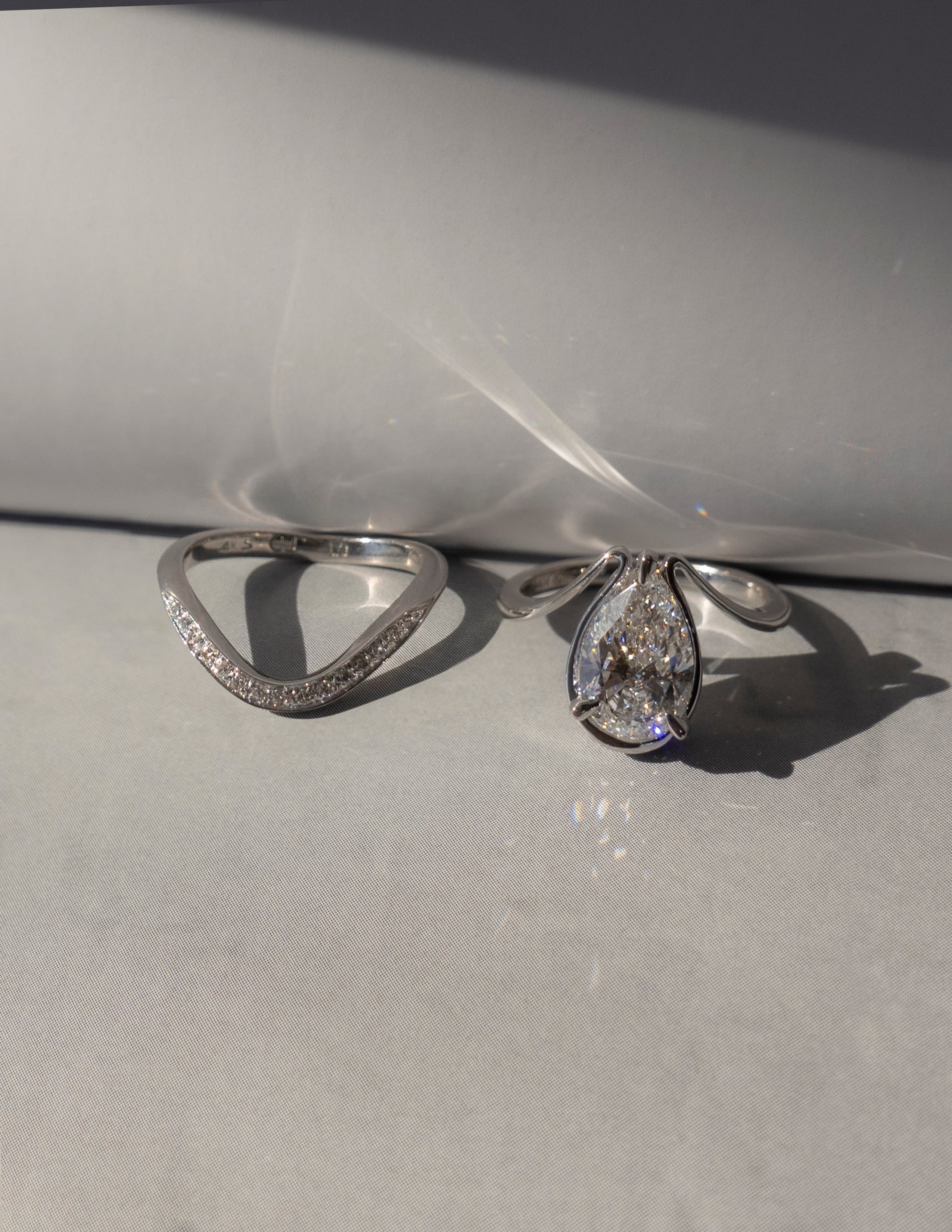 Solitaire-Oval Lab Grown Diamond Engagement Ring