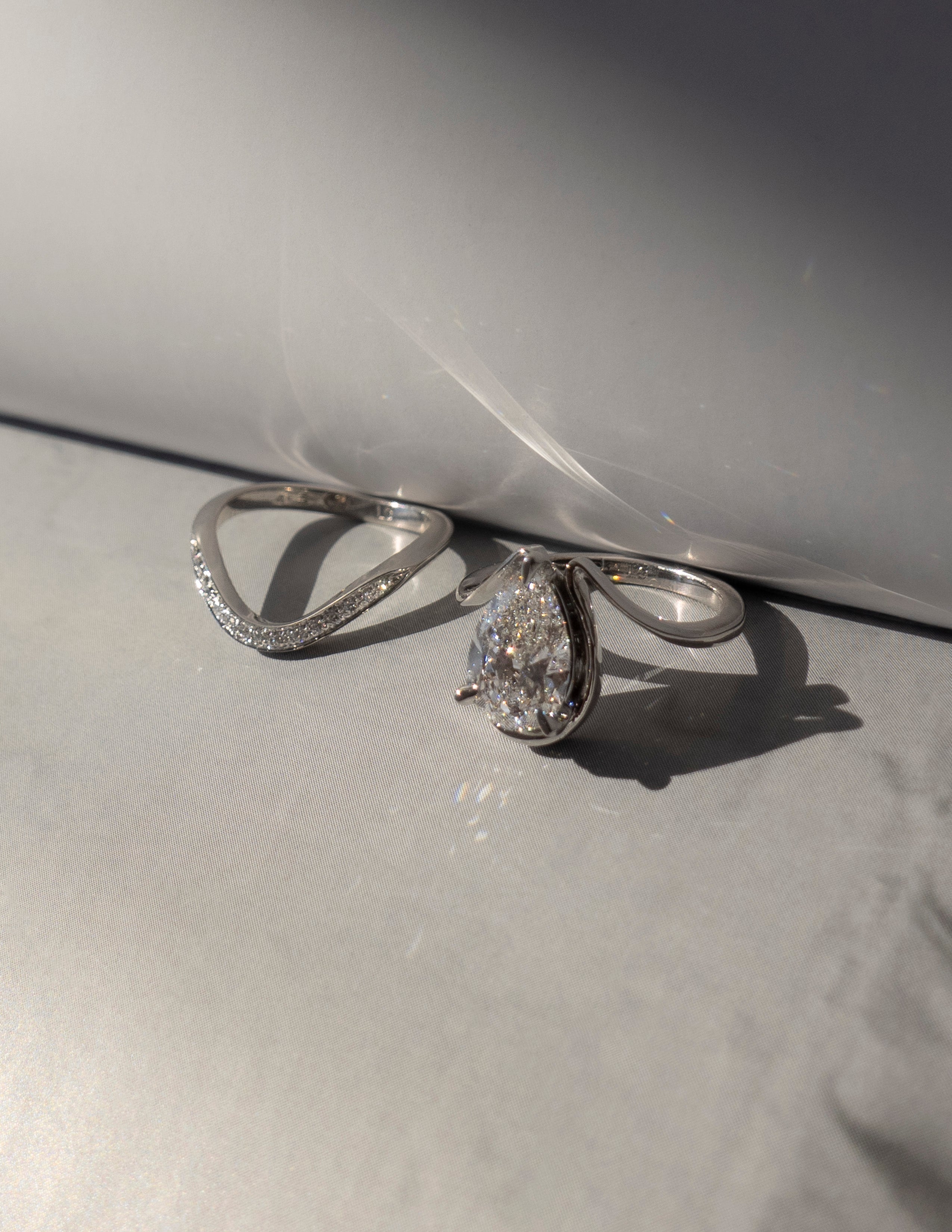 Solitaire-Oval Lab Grown Diamond Engagement Ring
