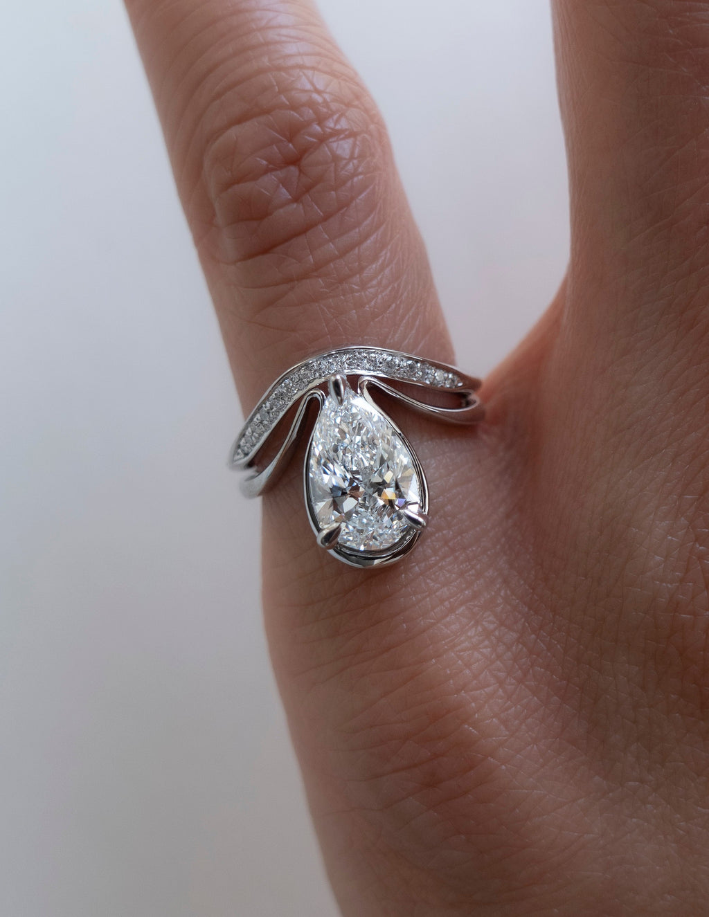 Solitaire-Oval Lab Grown Diamond Engagement Ring