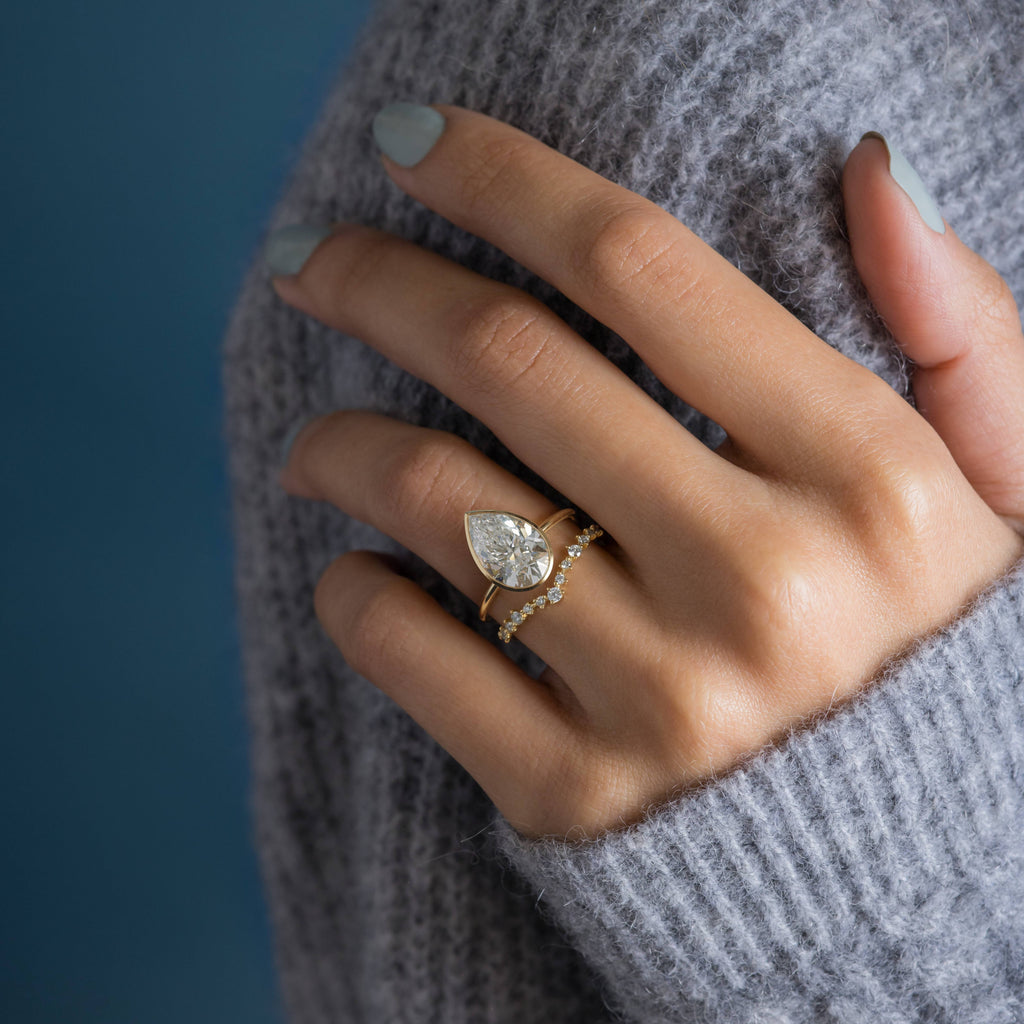 Solitaire-Oval Lab Grown Diamond Engagement Ring