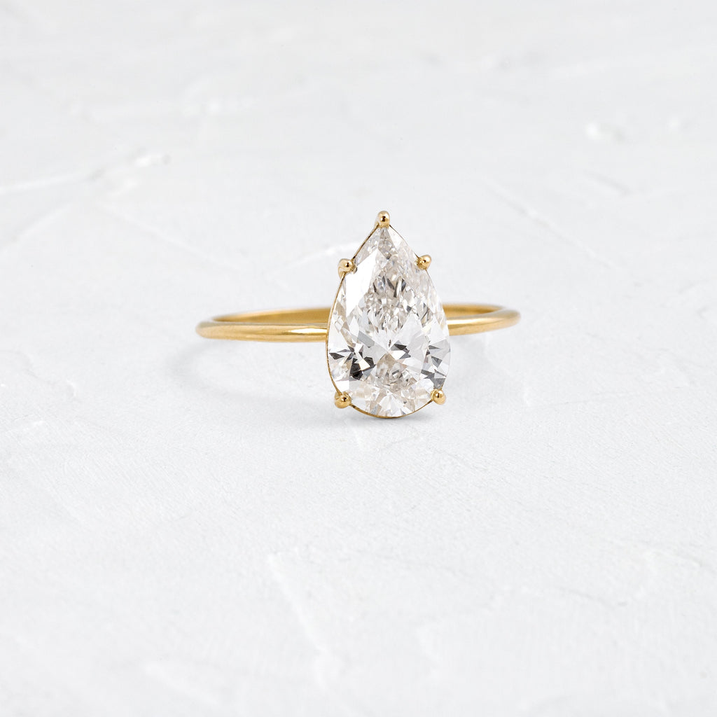 Solitaire-Oval Lab Grown Diamond Engagement Ring