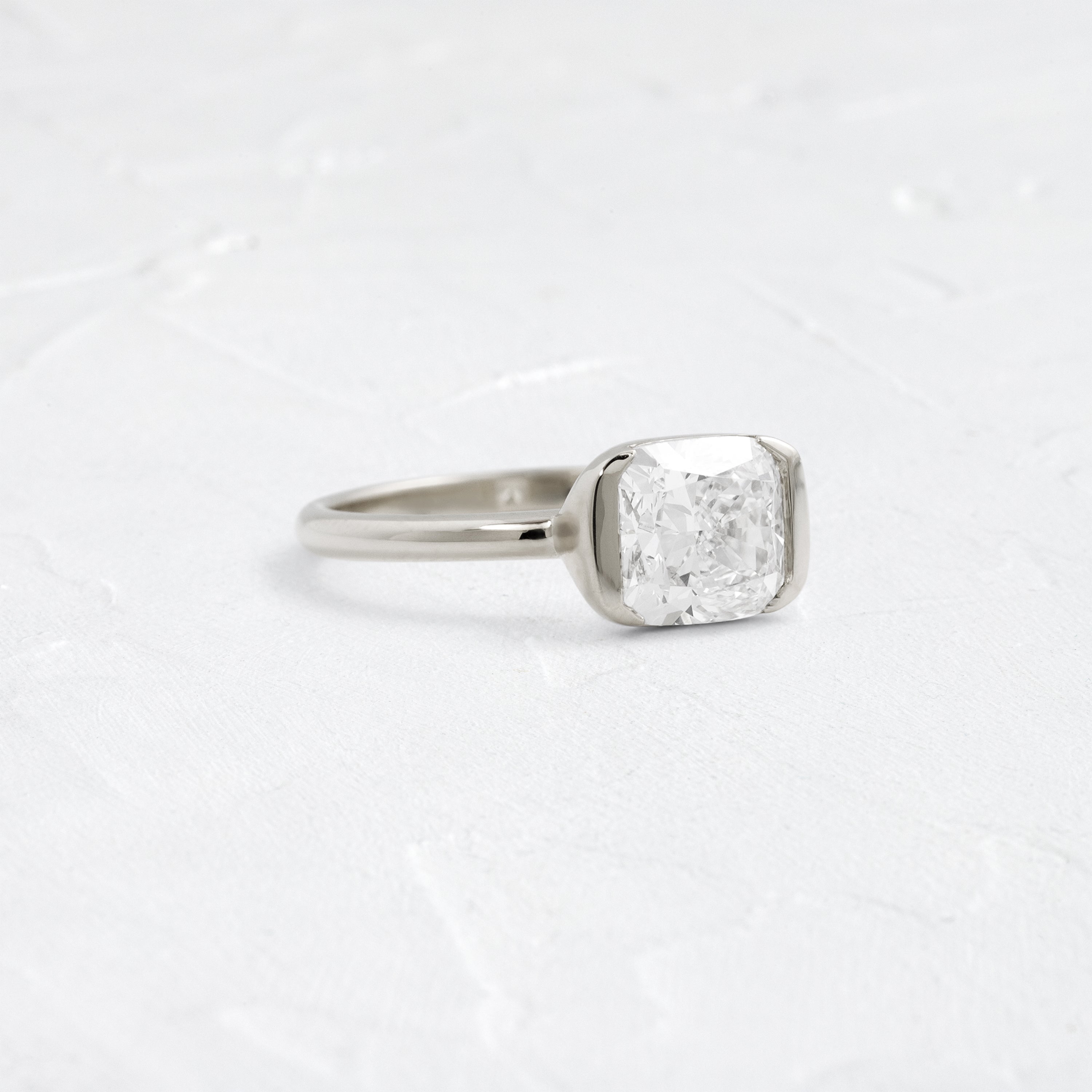 Solitaire-Oval Lab Grown Diamond Engagement Ring