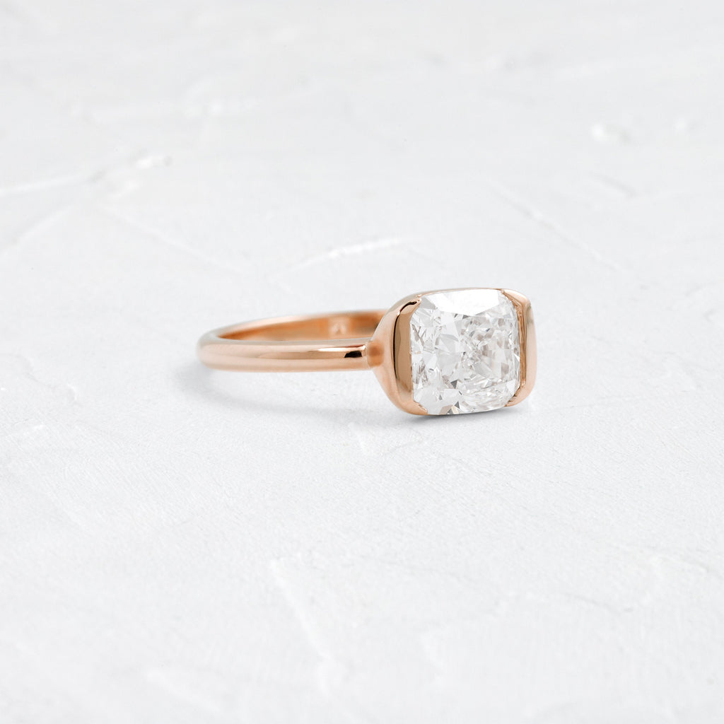 Solitaire-Oval Lab Grown Diamond Engagement Ring
