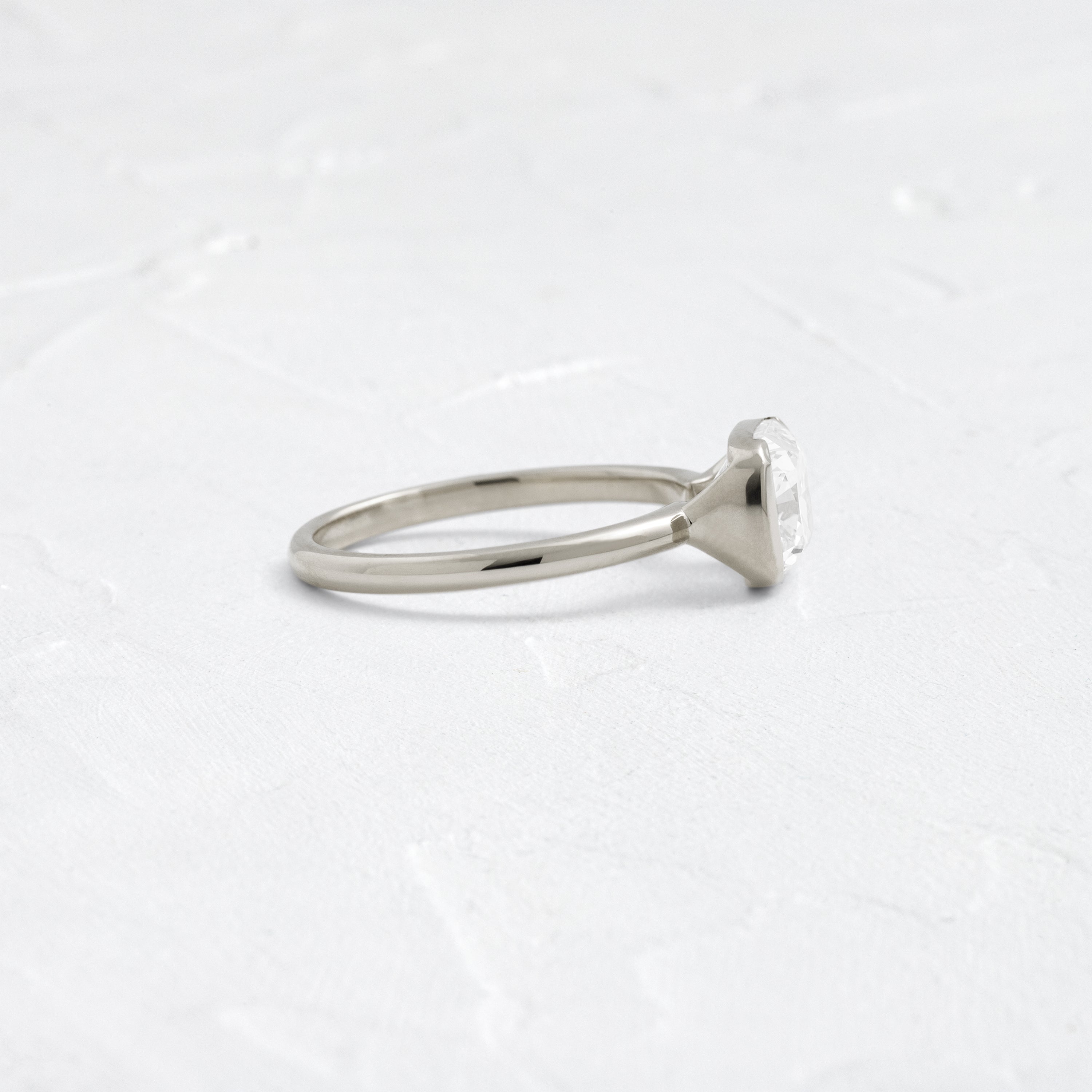 Solitaire-Oval Lab Grown Diamond Engagement Ring