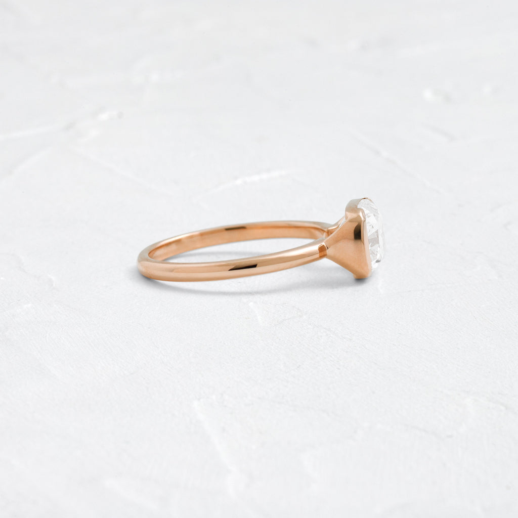 Solitaire-Oval Lab Grown Diamond Engagement Ring