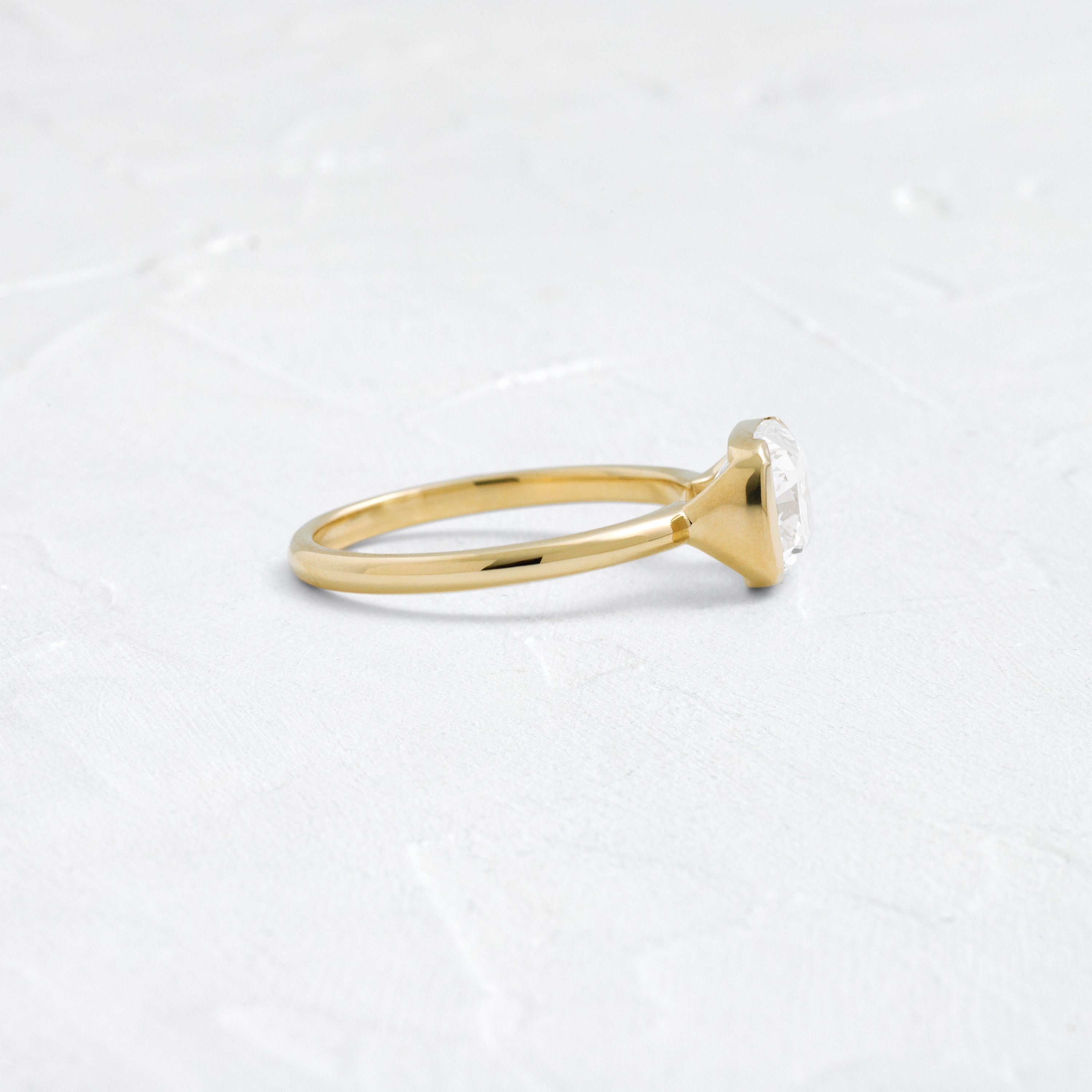Solitaire-Oval Lab Grown Diamond Engagement Ring