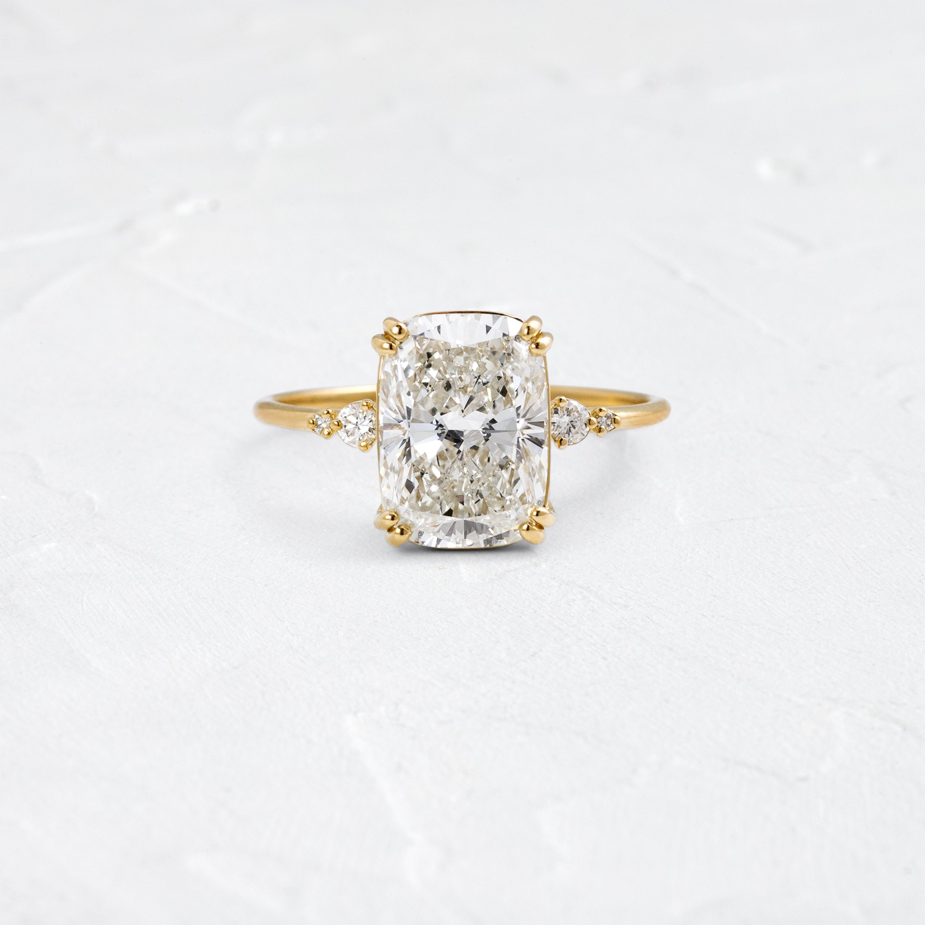 Solitaire-Oval Lab Grown Diamond Engagement Ring