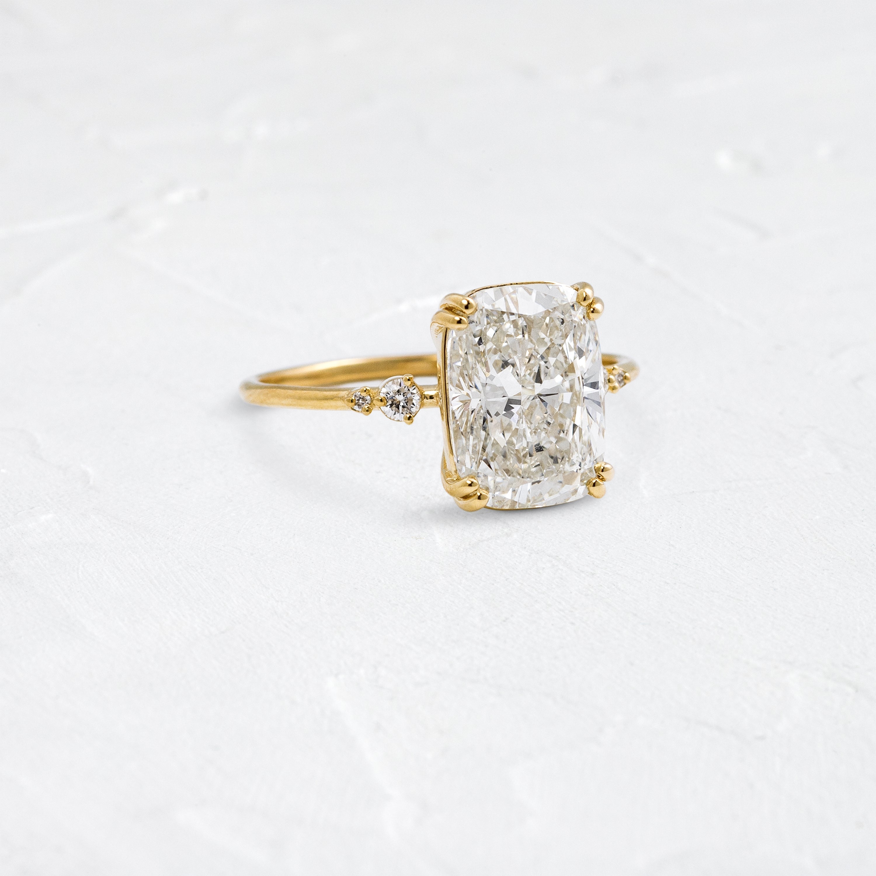Solitaire-Oval Lab Grown Diamond Engagement Ring
