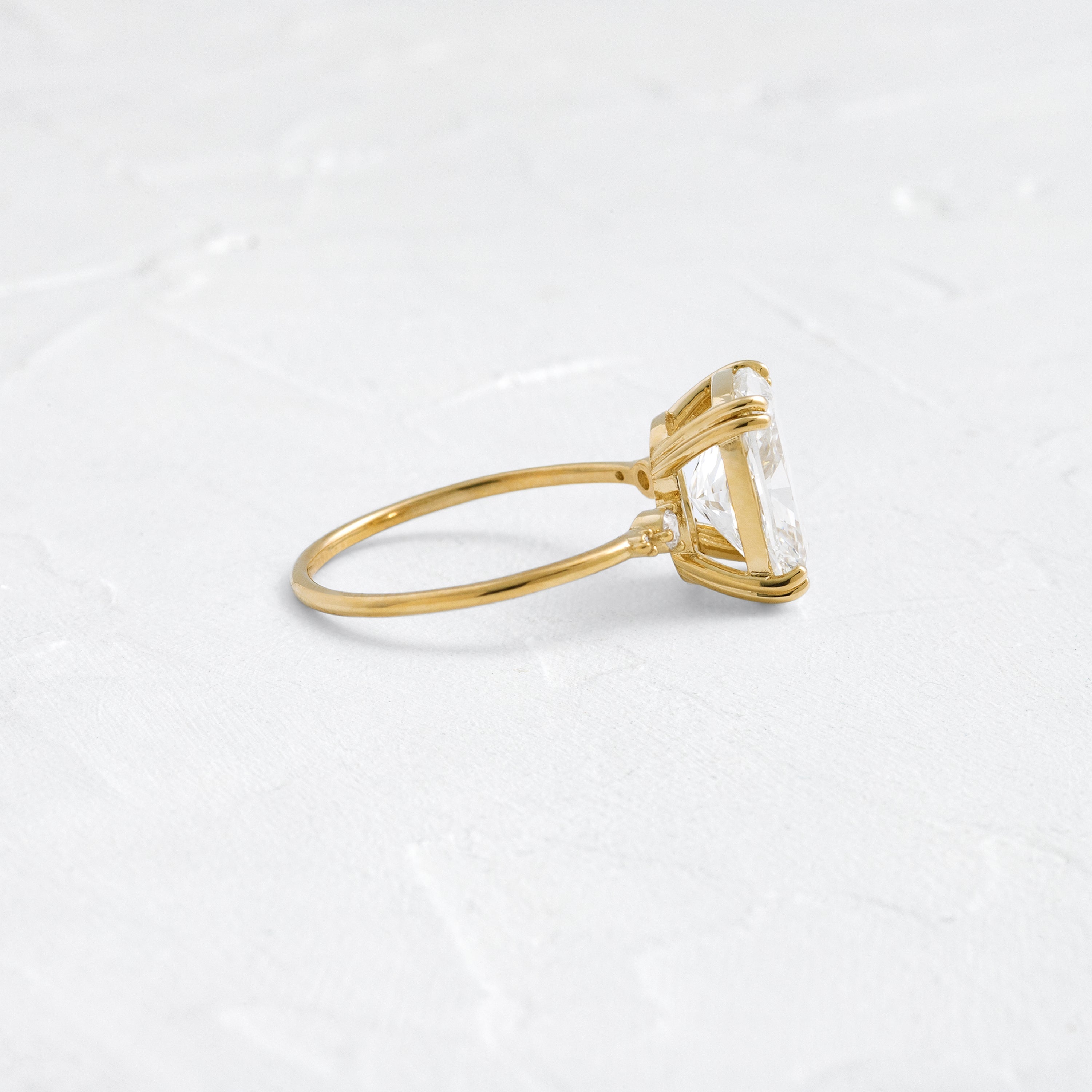 Solitaire-Oval Lab Grown Diamond Engagement Ring