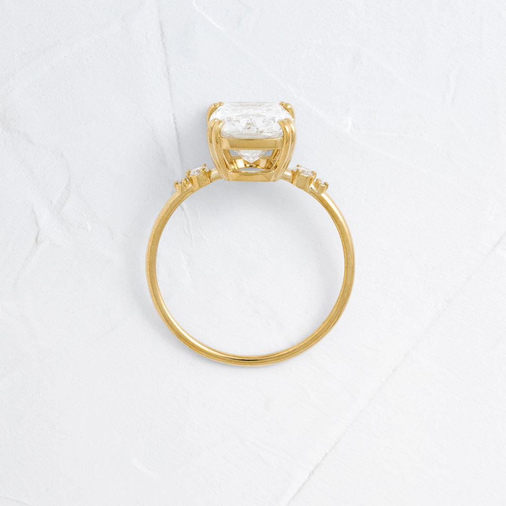Solitaire-Oval Lab Grown Diamond Engagement Ring