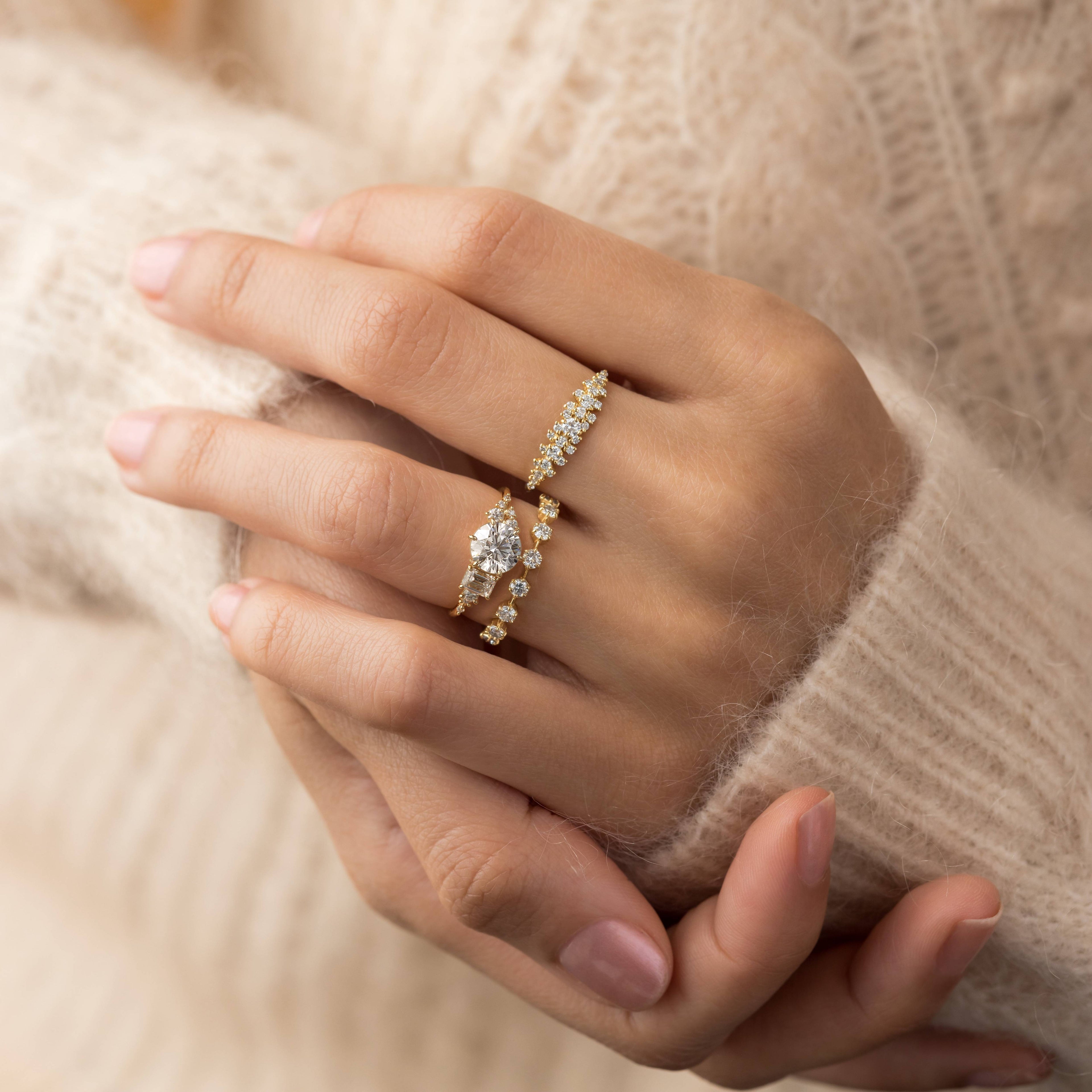 Solitaire-Oval Lab Grown Diamond Engagement Ring