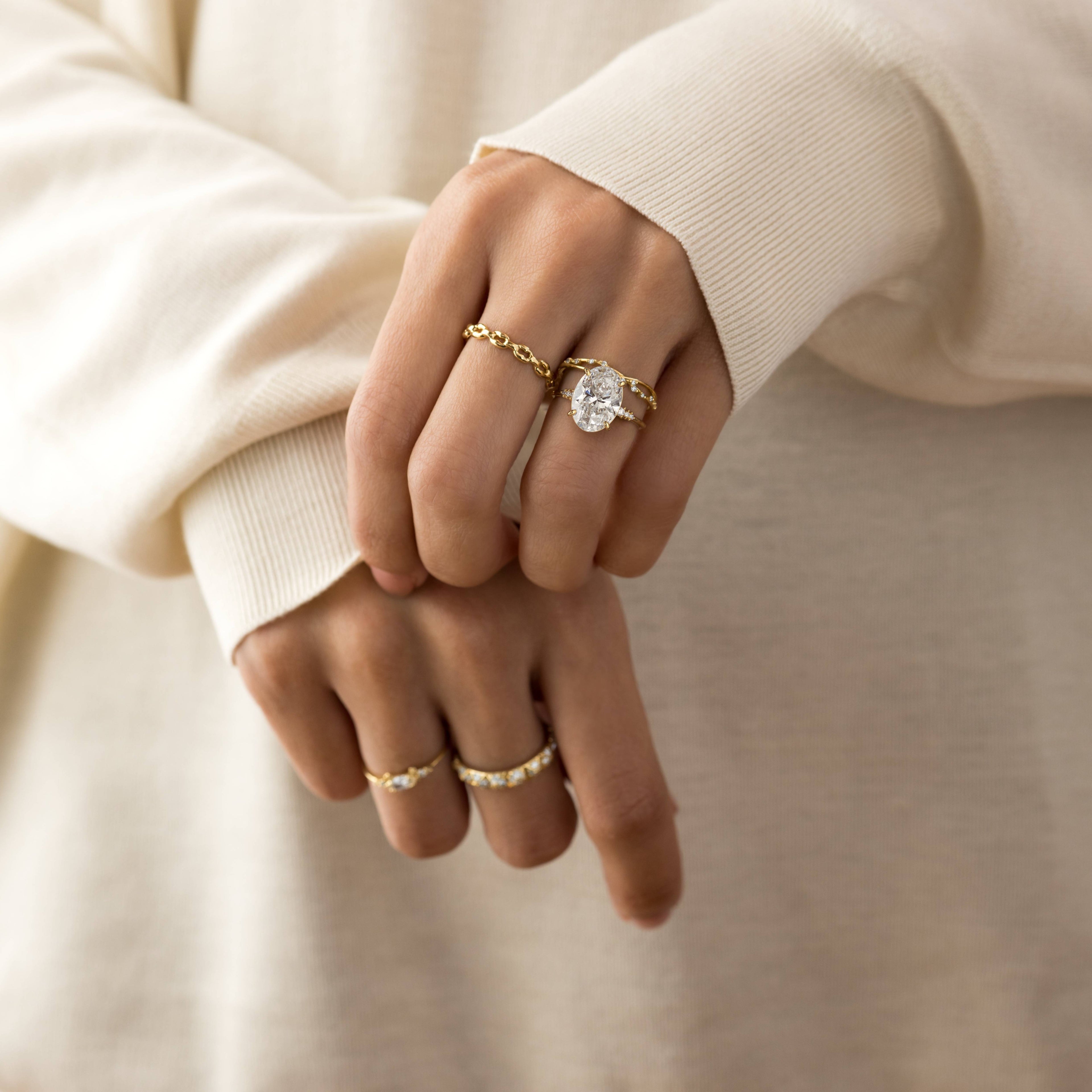 Solitaire-Oval Lab Grown Diamond Engagement Ring
