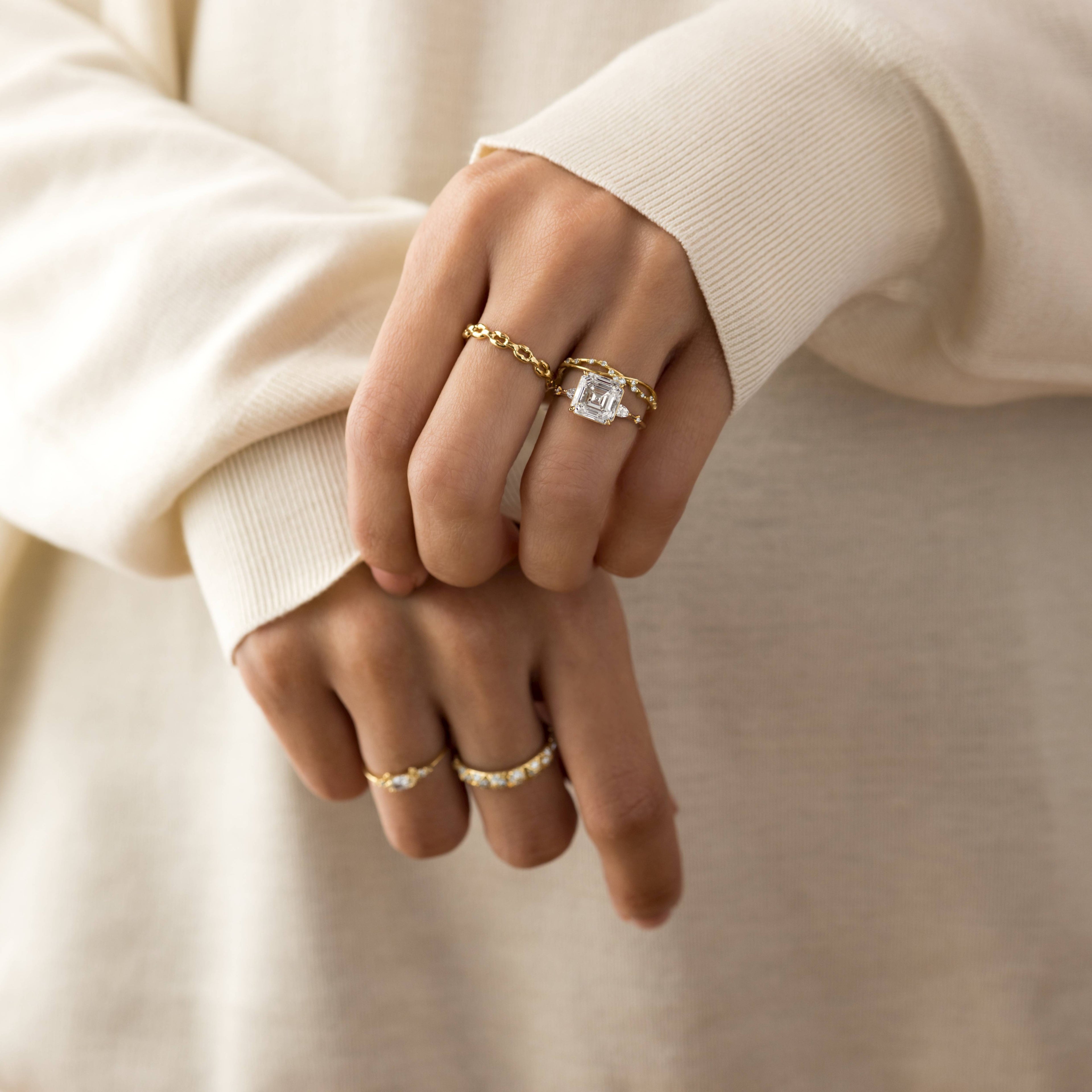 Solitaire-Oval Lab Grown Diamond Engagement Ring