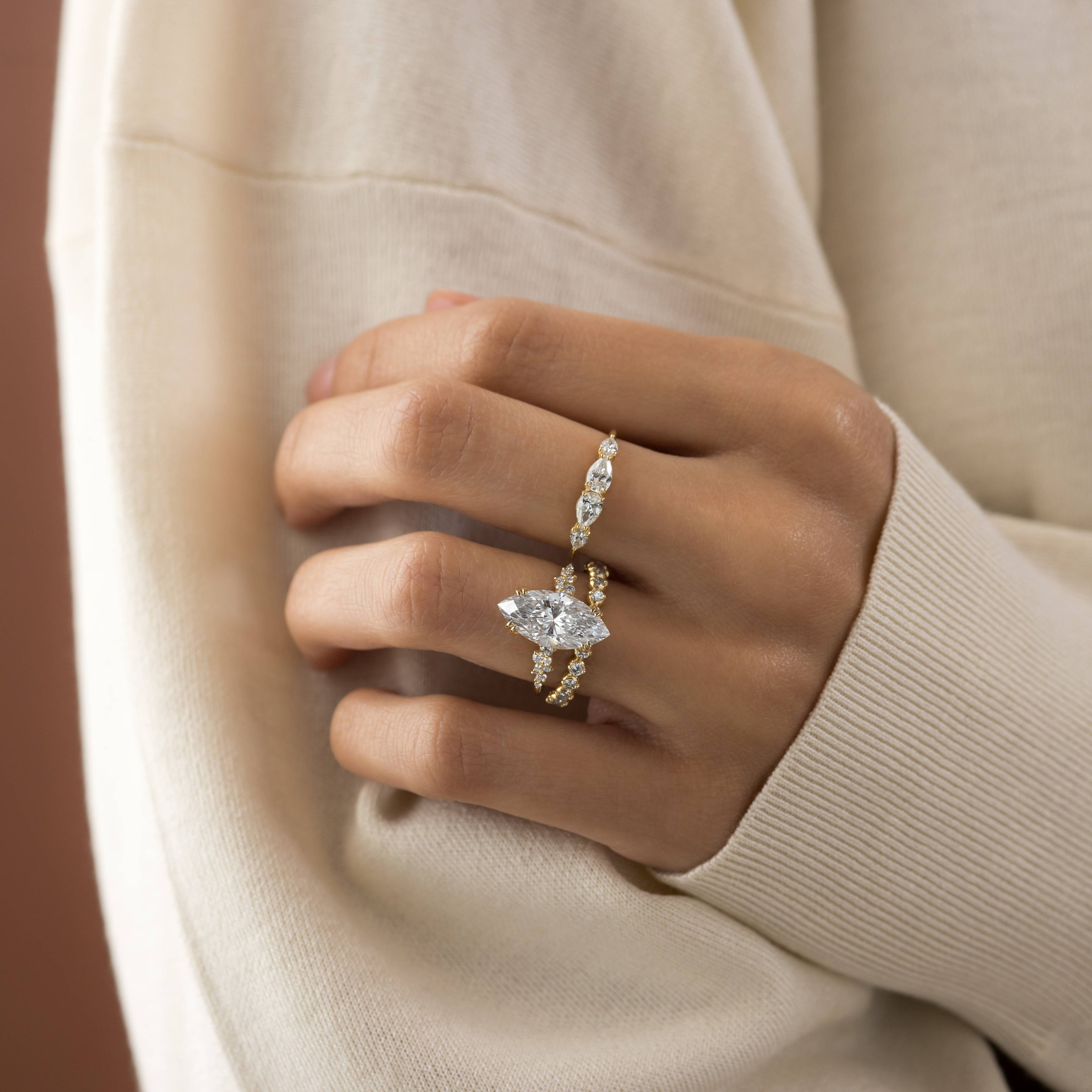 Solitaire-Oval Lab Grown Diamond Engagement Ring