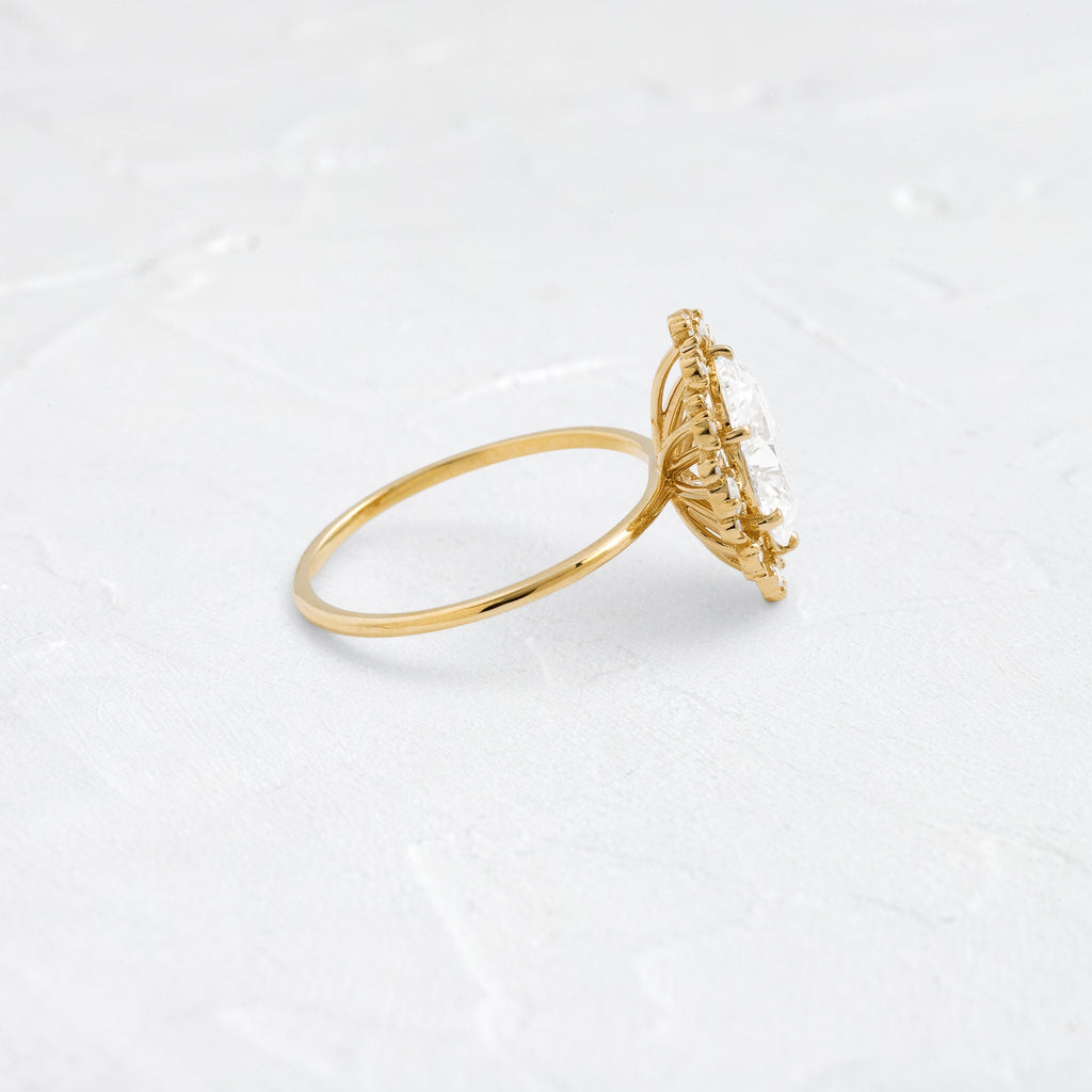 Solitaire-Oval Lab Grown Diamond Engagement Ring