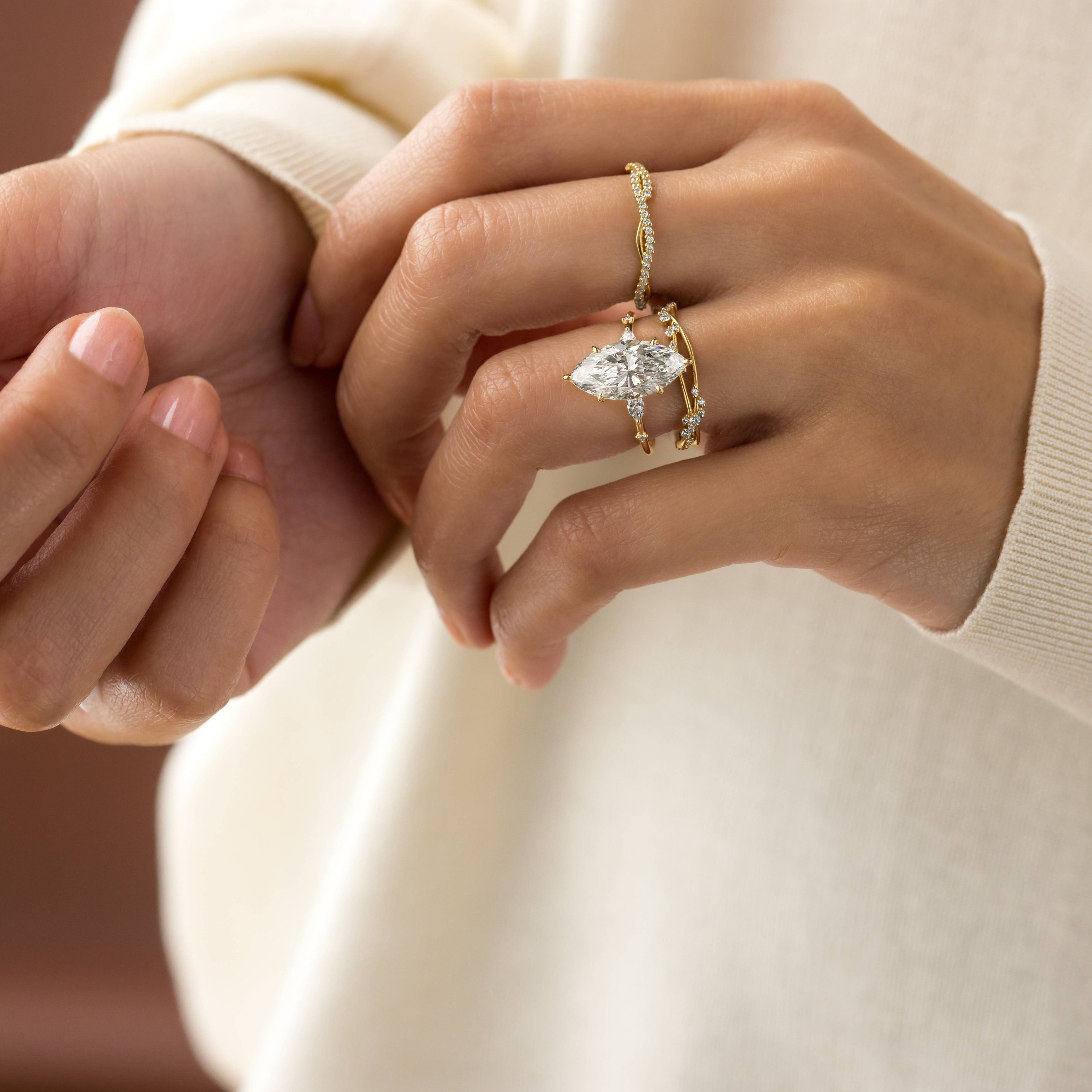 Solitaire-Oval Lab Grown Diamond Engagement Ring