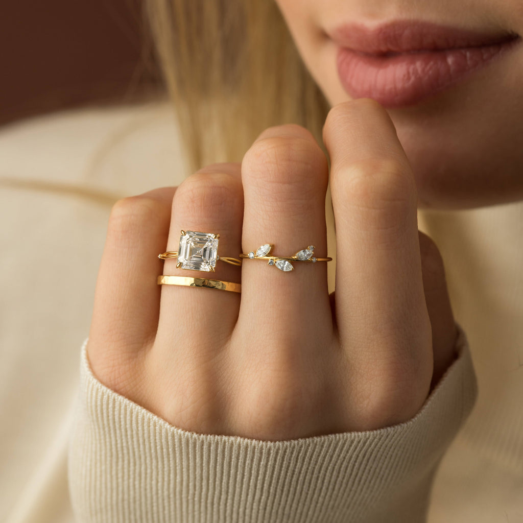 Solitaire-Oval Lab Grown Diamond Engagement Ring