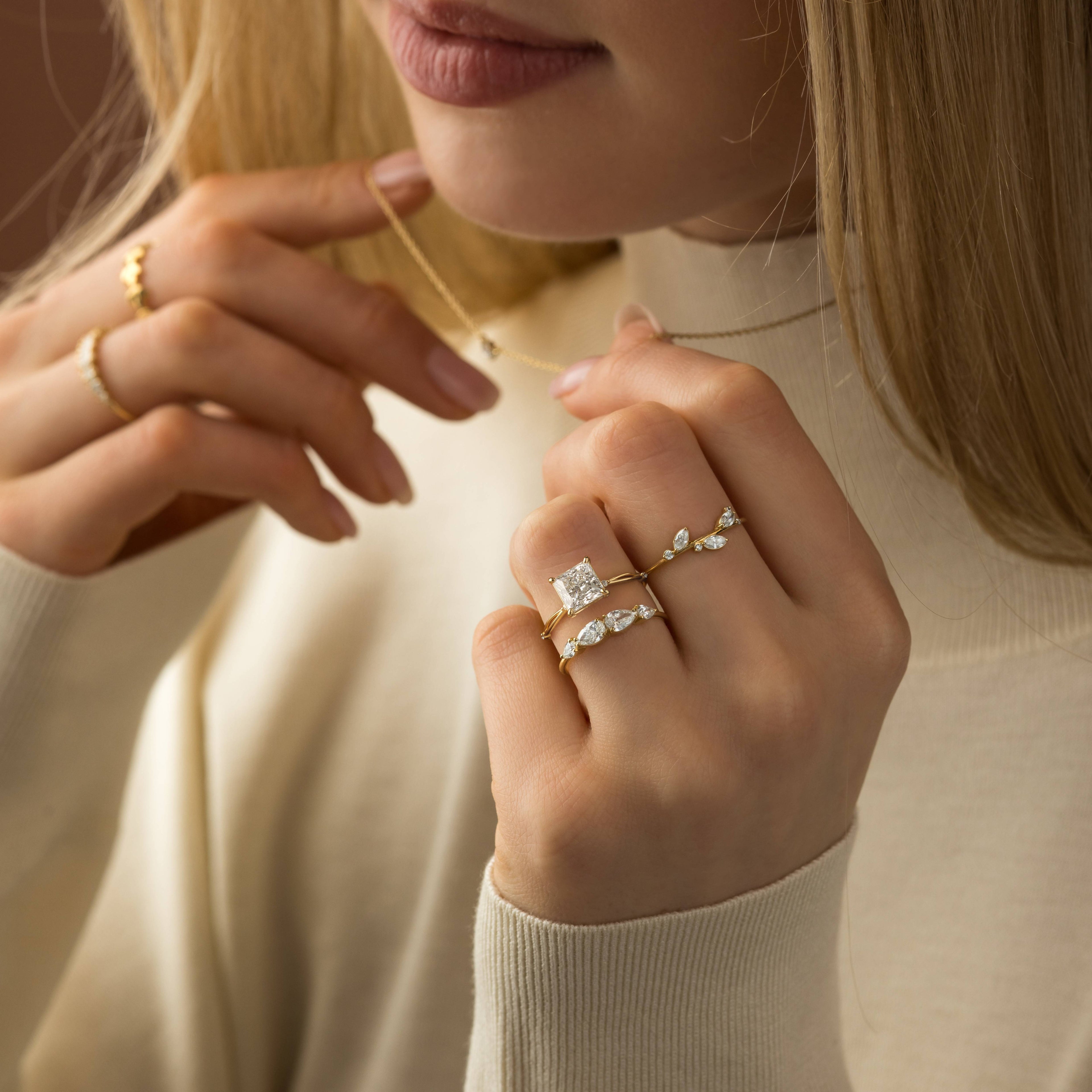 Solitaire-Oval Lab Grown Diamond Engagement Ring