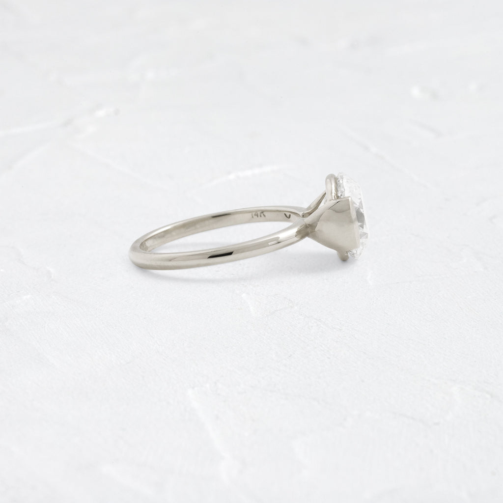 Solitaire-Oval Lab Grown Diamond Engagement Ring