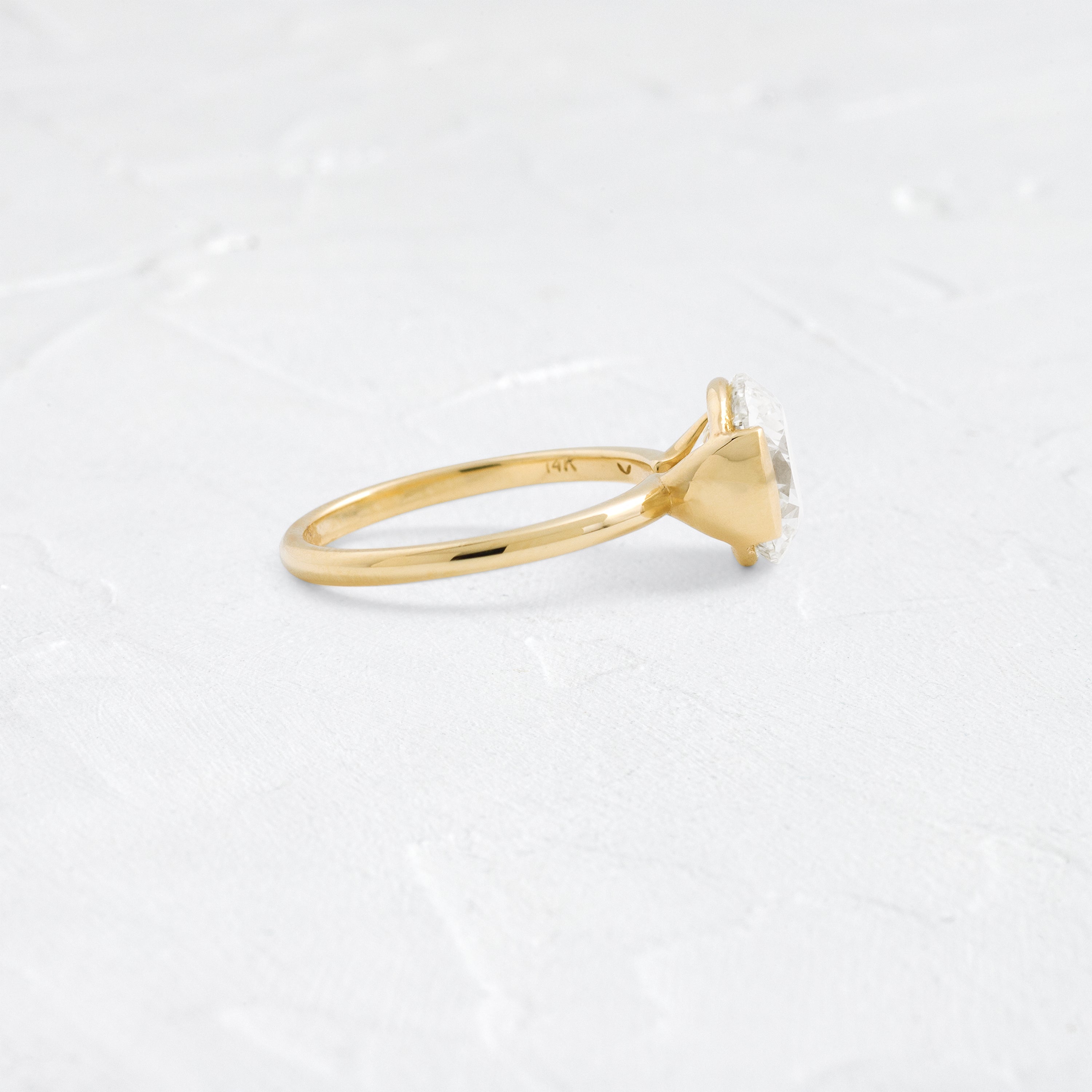 Solitaire-Oval Lab Grown Diamond Engagement Ring