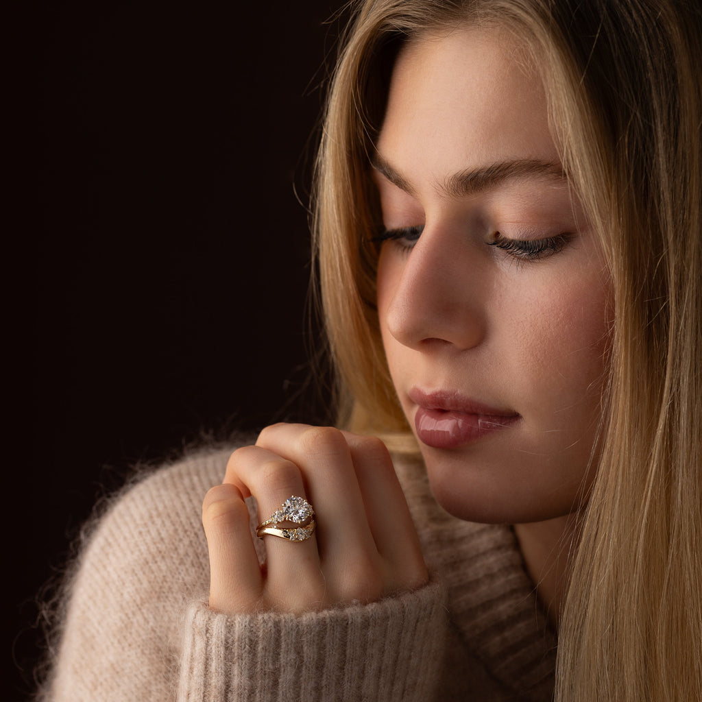 Solitaire-Oval Lab Grown Diamond Engagement Ring