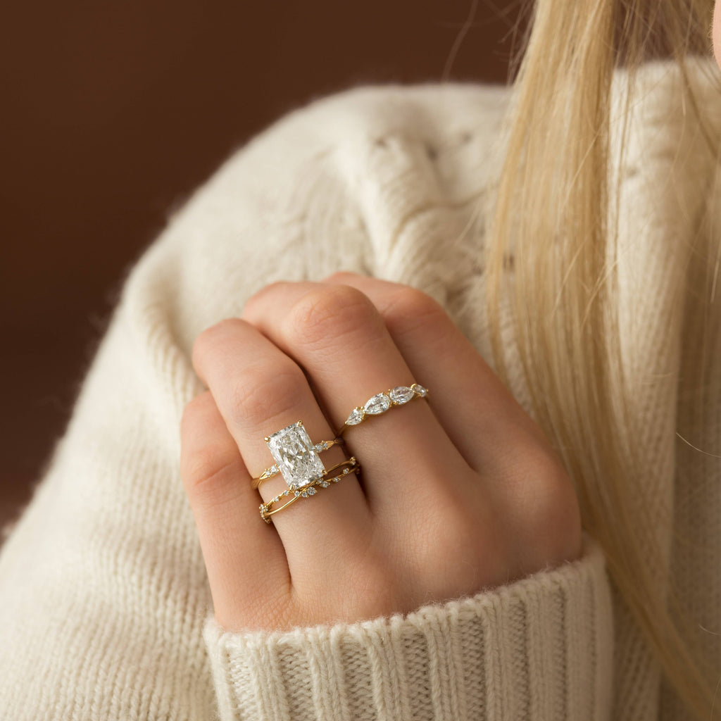 Solitaire-Oval Lab Grown Diamond Engagement Ring