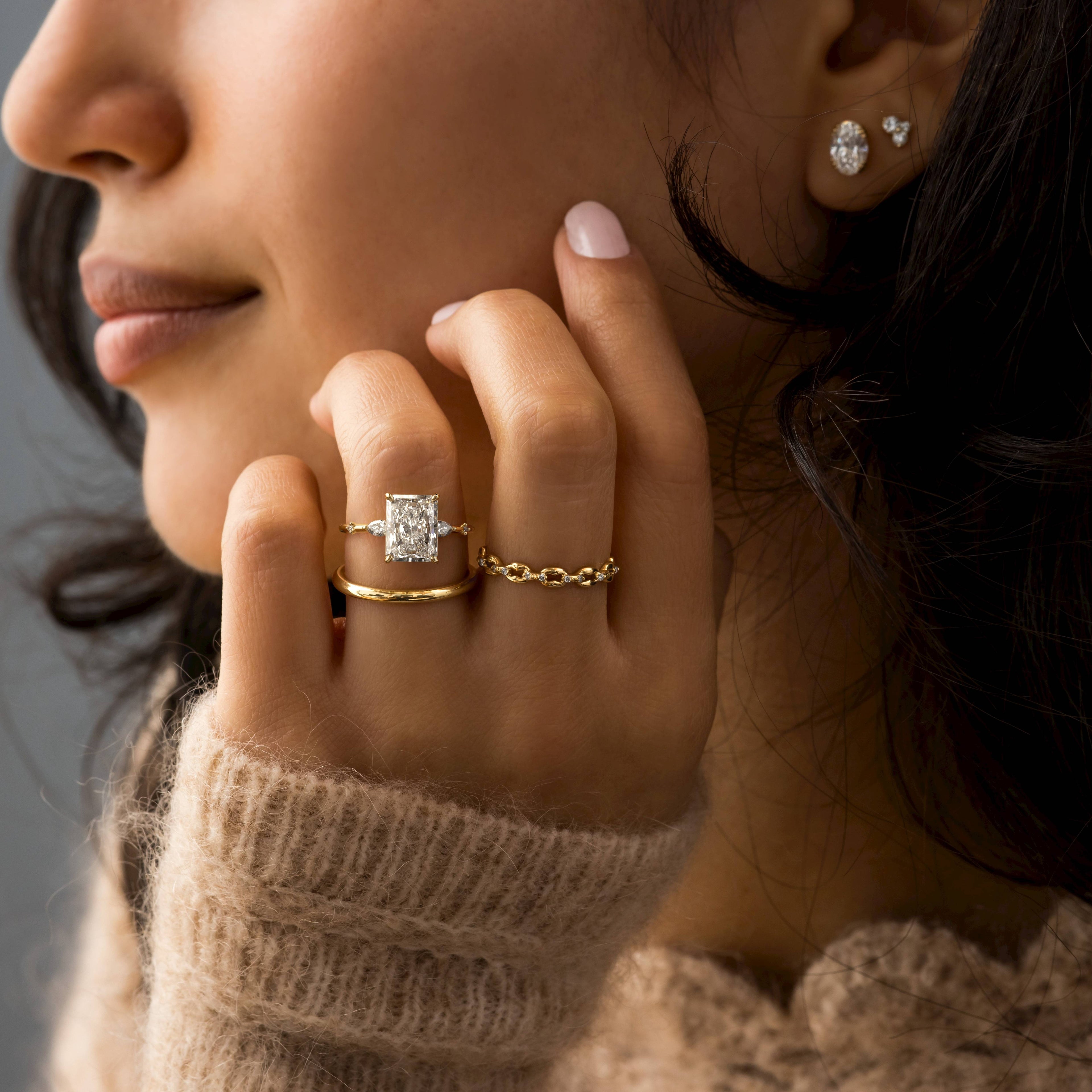 Solitaire-Oval Lab Grown Diamond Engagement Ring