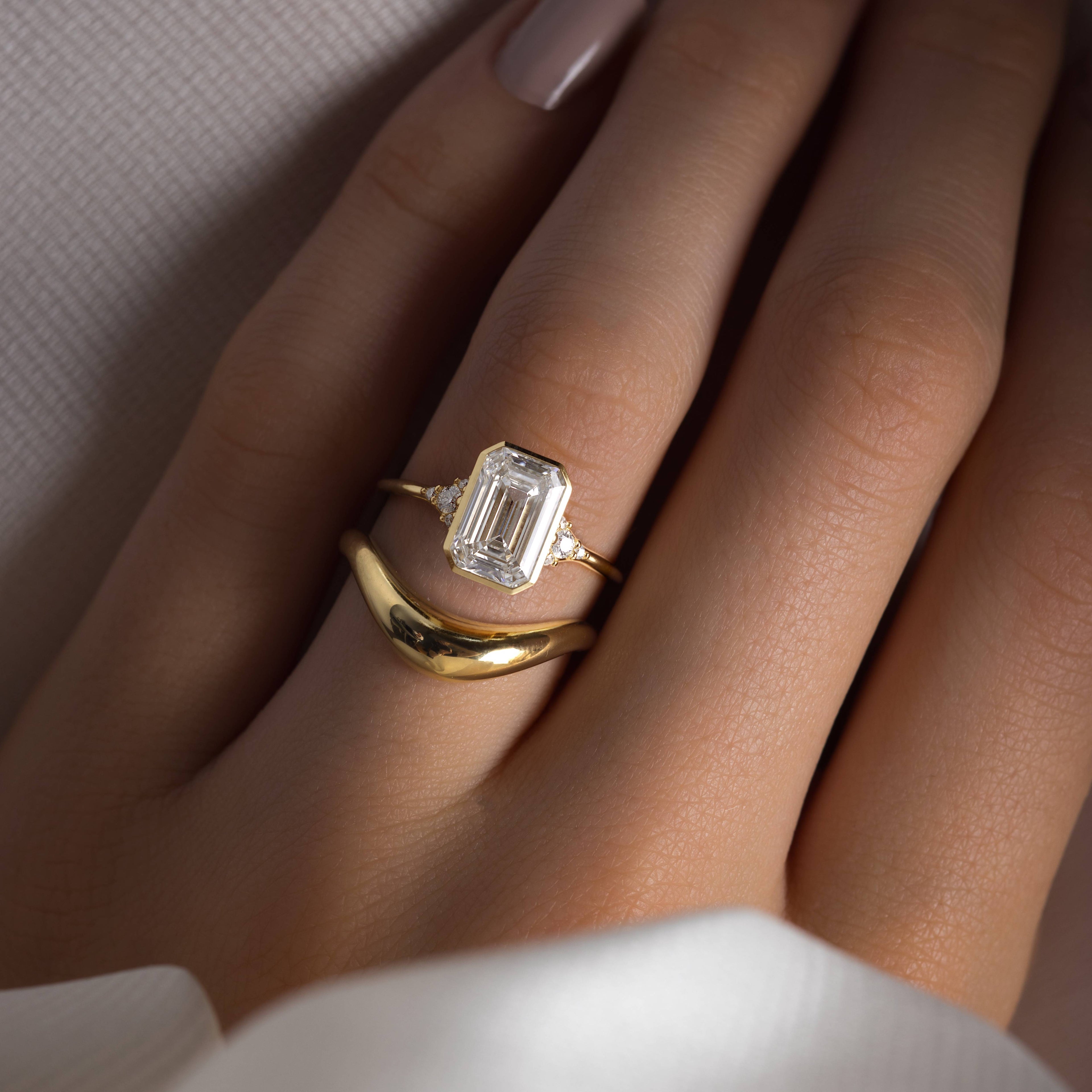 Solitaire-Oval Lab Grown Diamond Engagement Ring