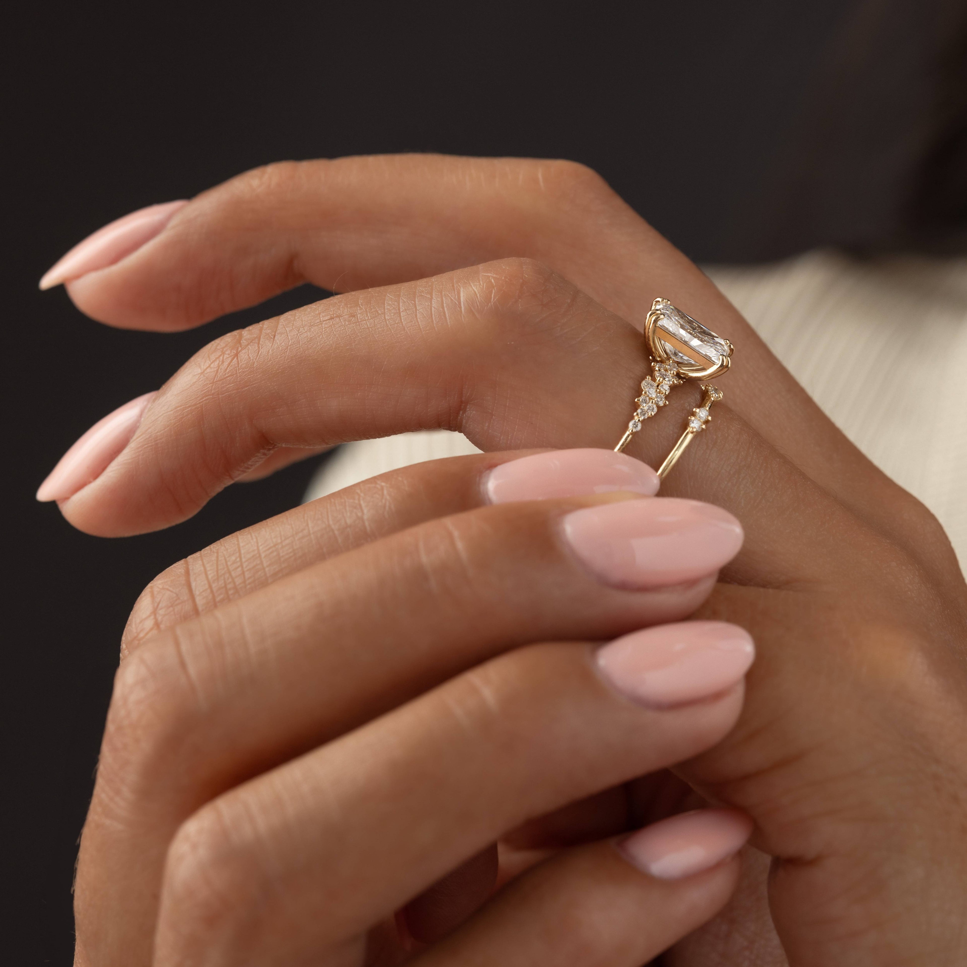 Solitaire-Oval Lab Grown Diamond Engagement Ring