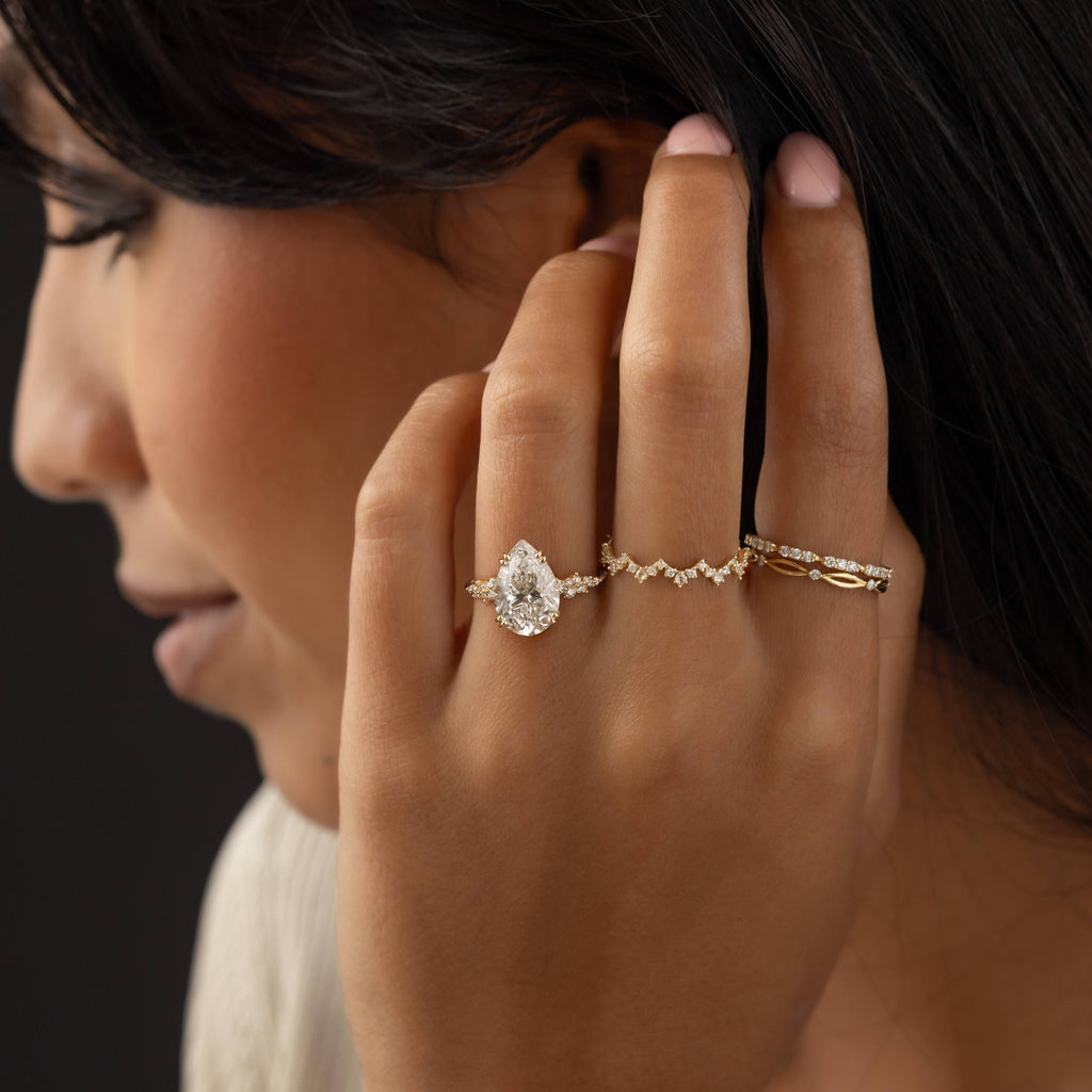 Solitaire-Oval Lab Grown Diamond Engagement Ring