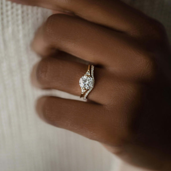 Cluster-Round Lab Grown Diamond Engagement Ring - Solitaire-Oval Lab Grown Diamond Engagement Ring