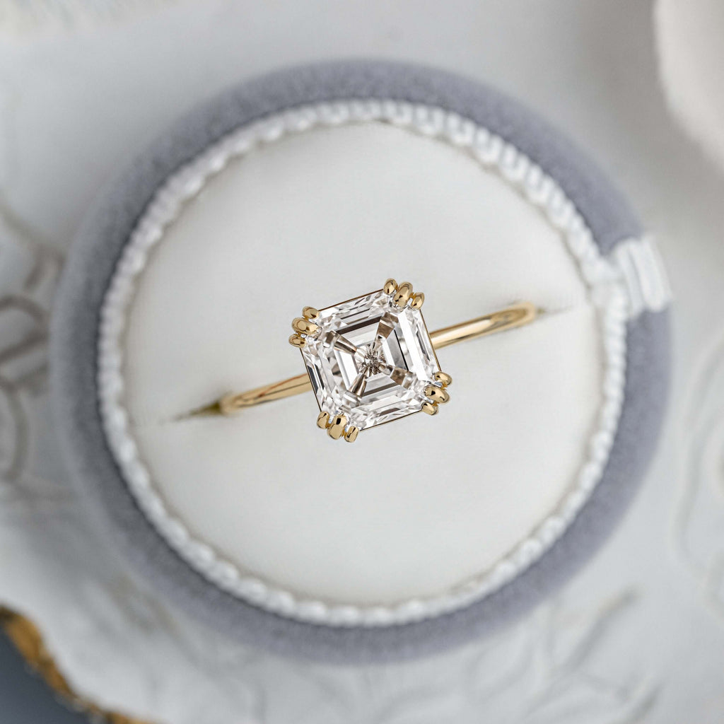 Solitaire-Oval Lab Grown Diamond Engagement Ring