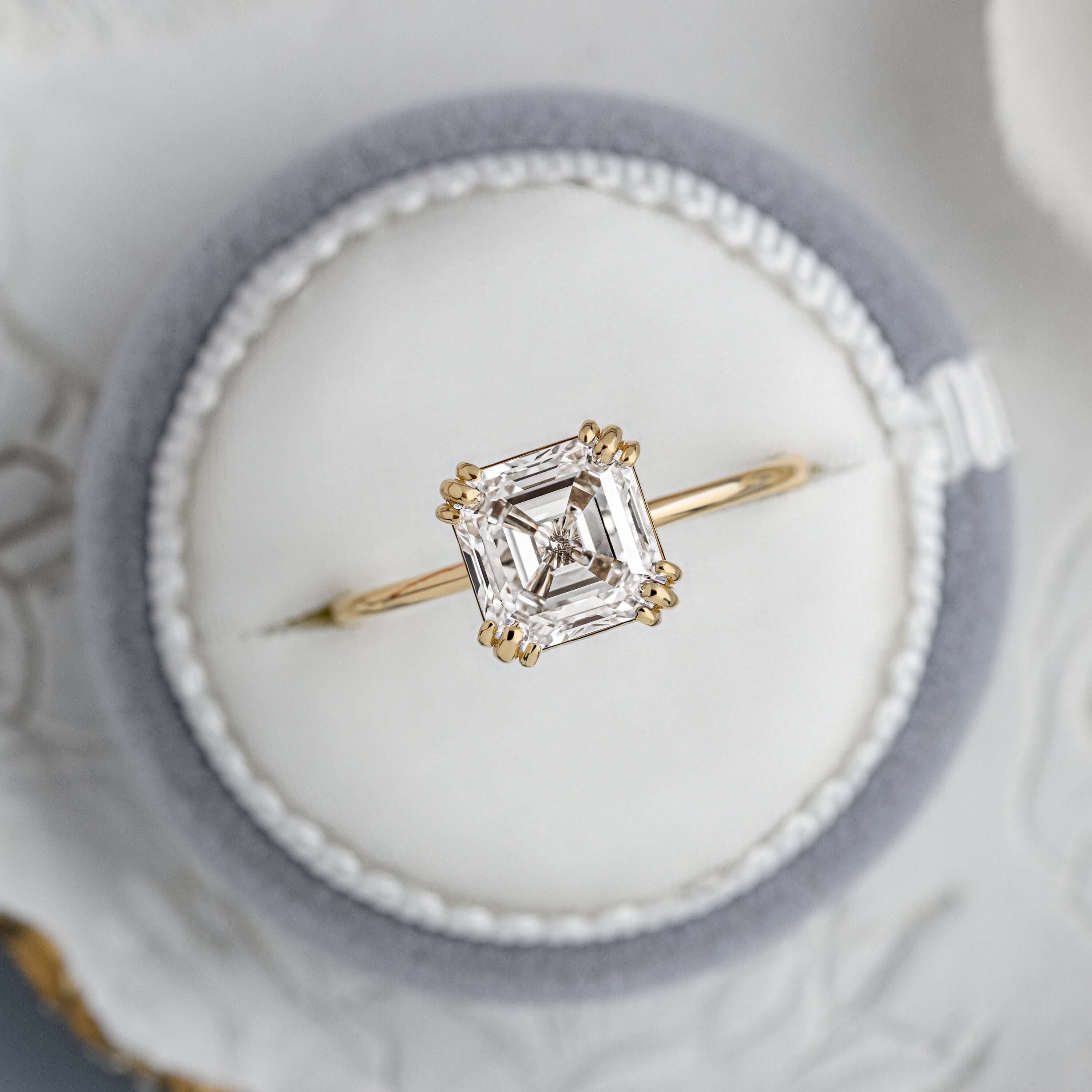 Solitaire-Oval Lab Grown Diamond Engagement Ring