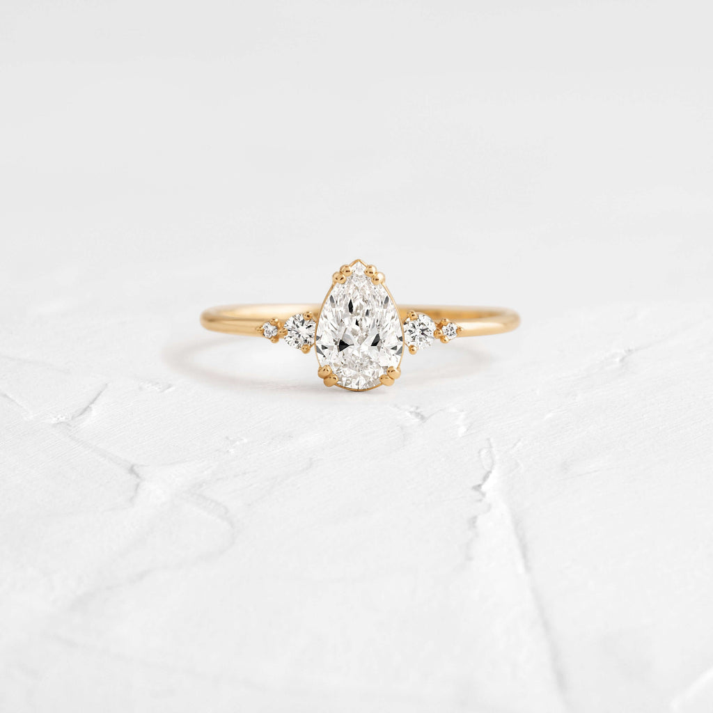 Solitaire-Oval Lab Grown Diamond Engagement Ring