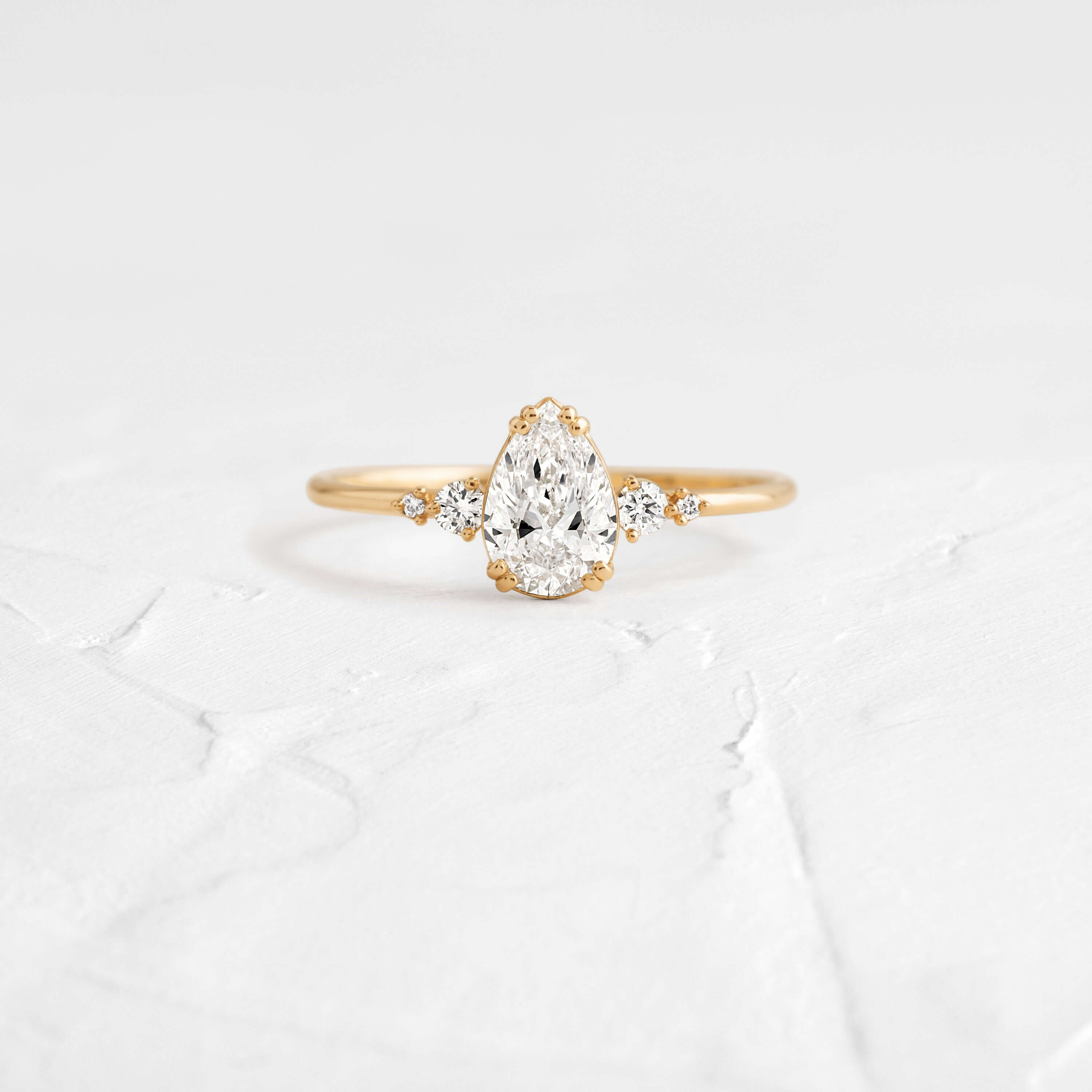 Solitaire-Oval Lab Grown Diamond Engagement Ring