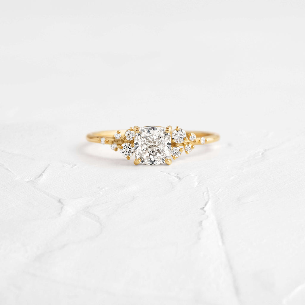 Solitaire-Oval Lab Grown Diamond Engagement Ring