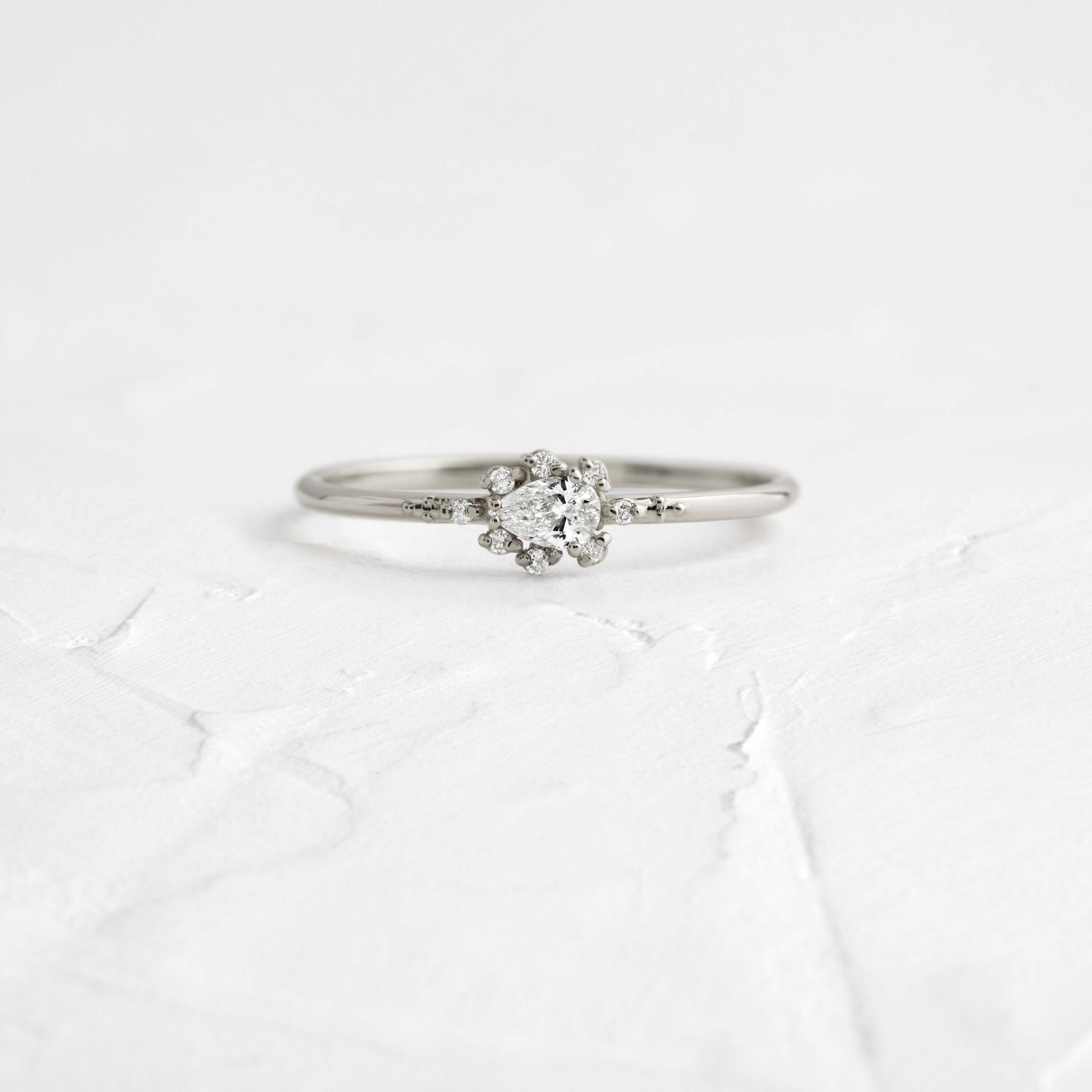 Solitaire-Oval Lab Grown Diamond Engagement Ring