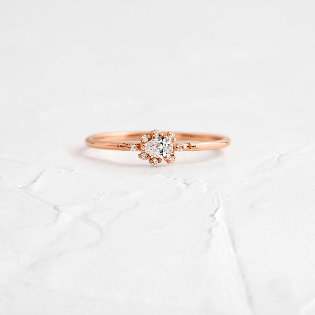 Solitaire-Oval Lab Grown Diamond Engagement Ring