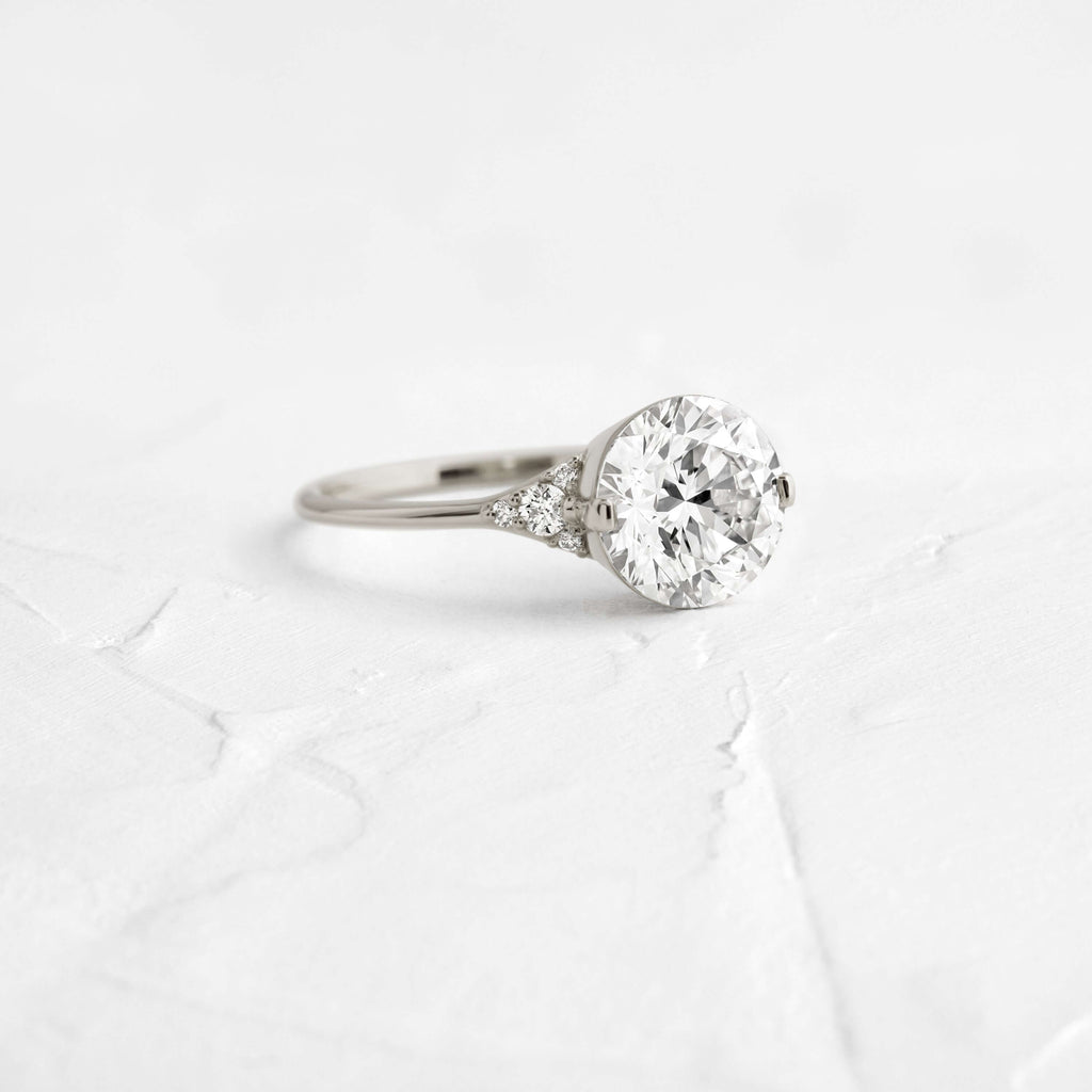 Solitaire-Oval Lab Grown Diamond Engagement Ring