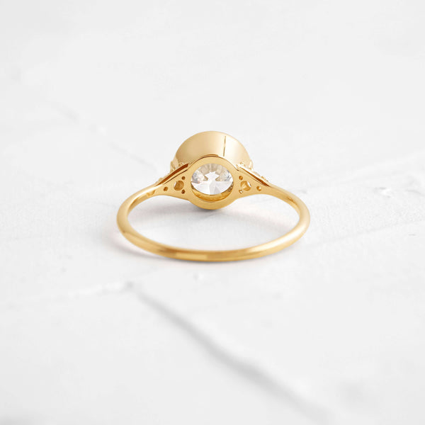 Cluster-Round Lab Grown Diamond Engagement Ring - Solitaire-Oval Lab Grown Diamond Engagement Ring