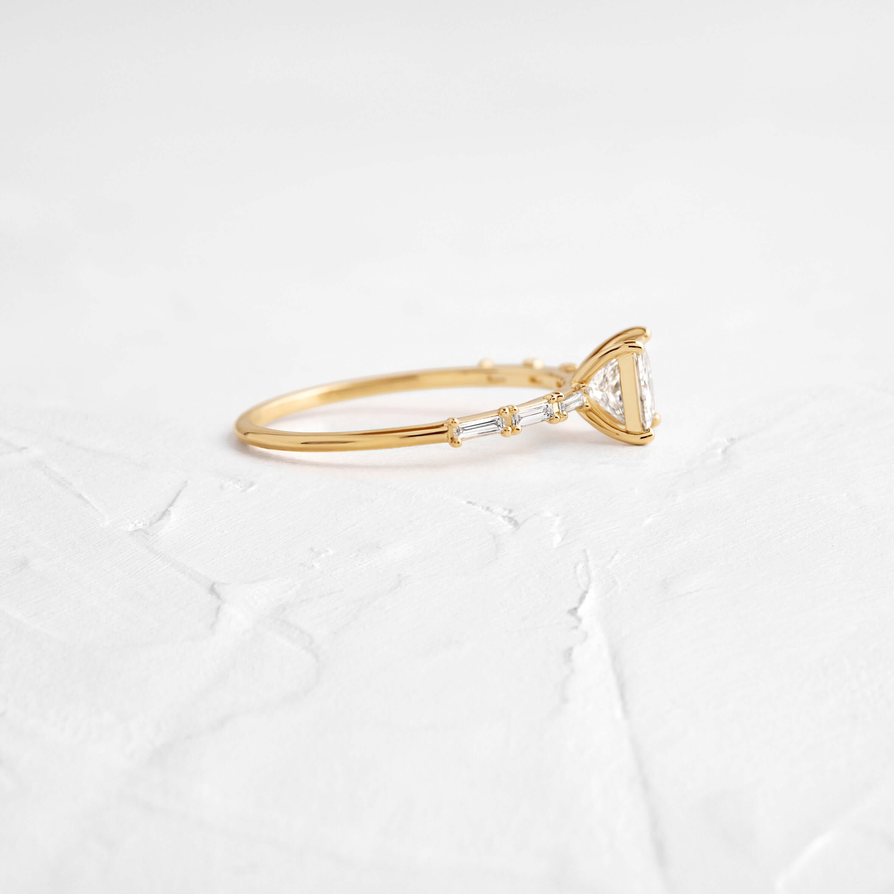 Solitaire-Oval Lab Grown Diamond Engagement Ring