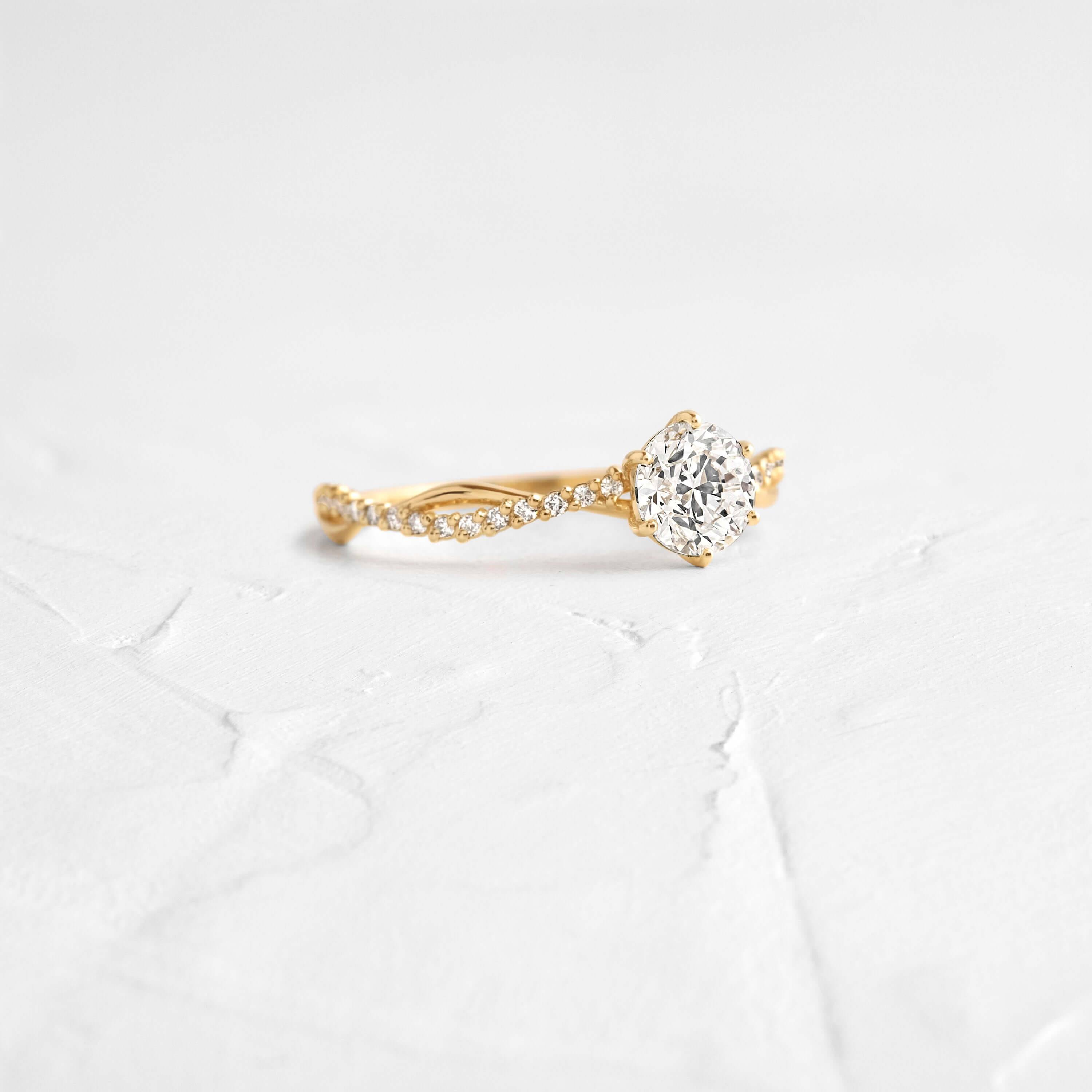 Solitaire-Oval Lab Grown Diamond Engagement Ring